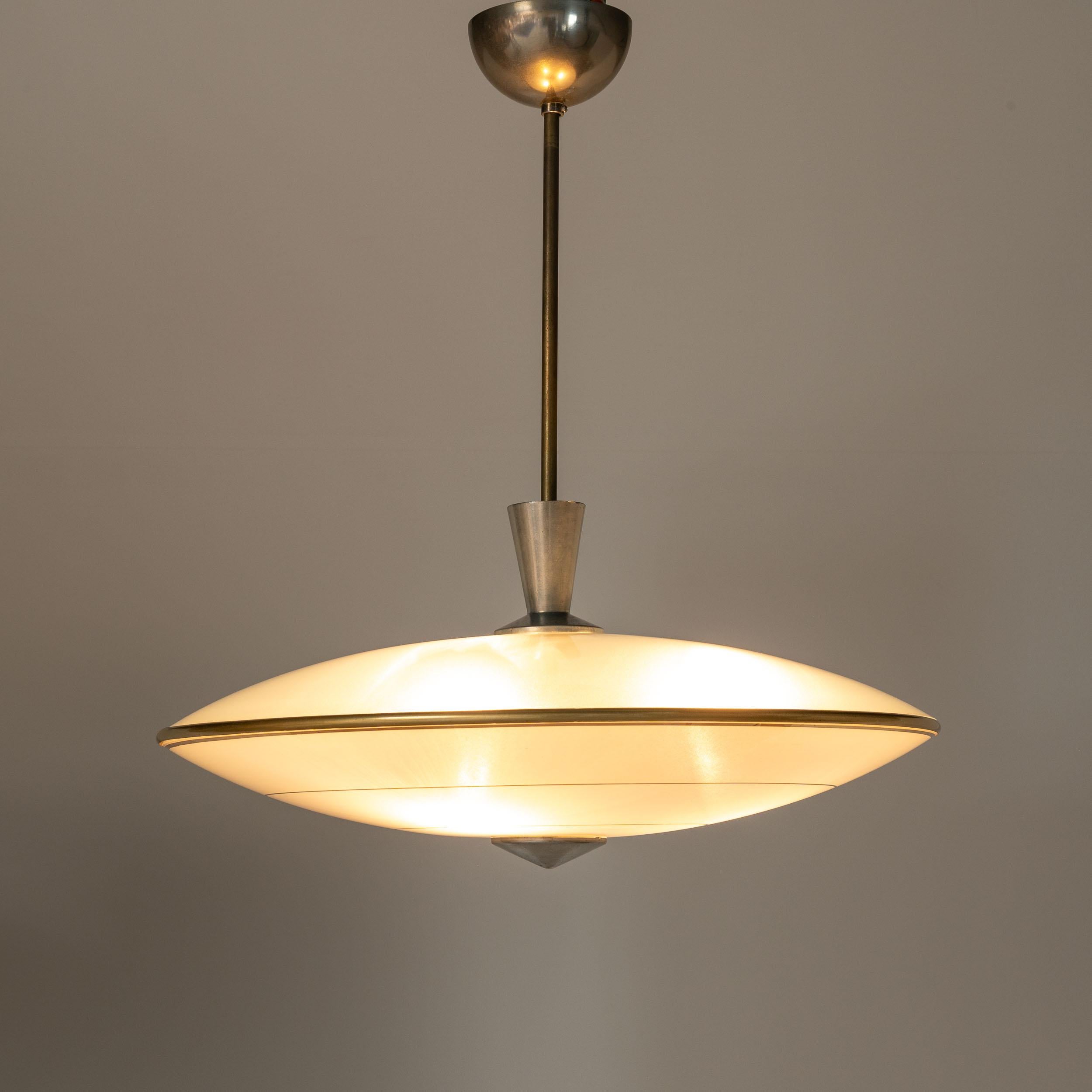 Pendentif en métal, laiton et verre des années 1950 dans le style de Pietro Chiesa en vente 1