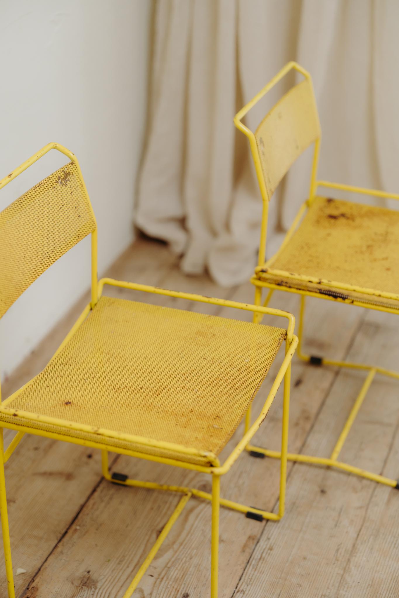 Chaises en métal des années 1950 en vente 7