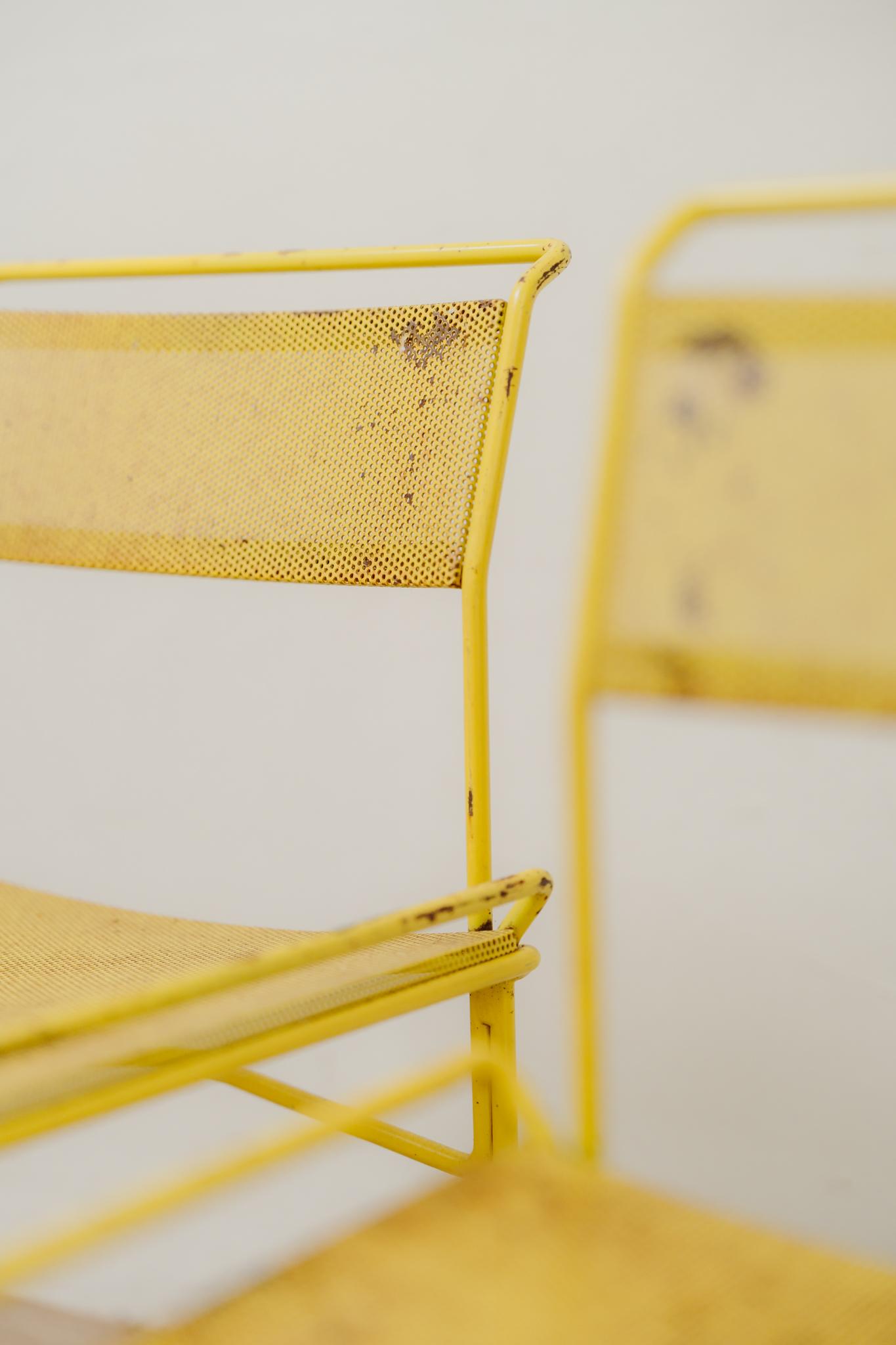 Chaises en métal des années 1950 en vente 8