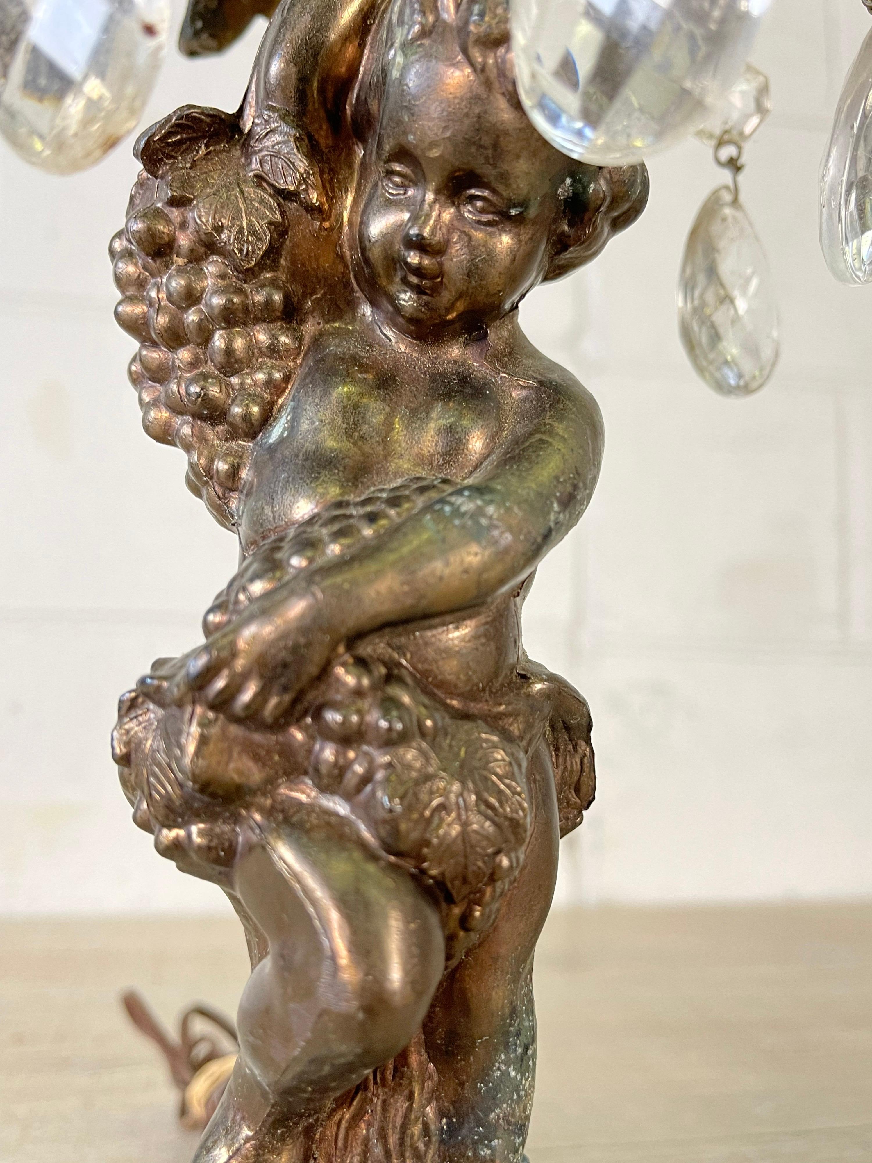 20ième siècle Paire de lampes de table Cherub en métal des années 1950 en vente