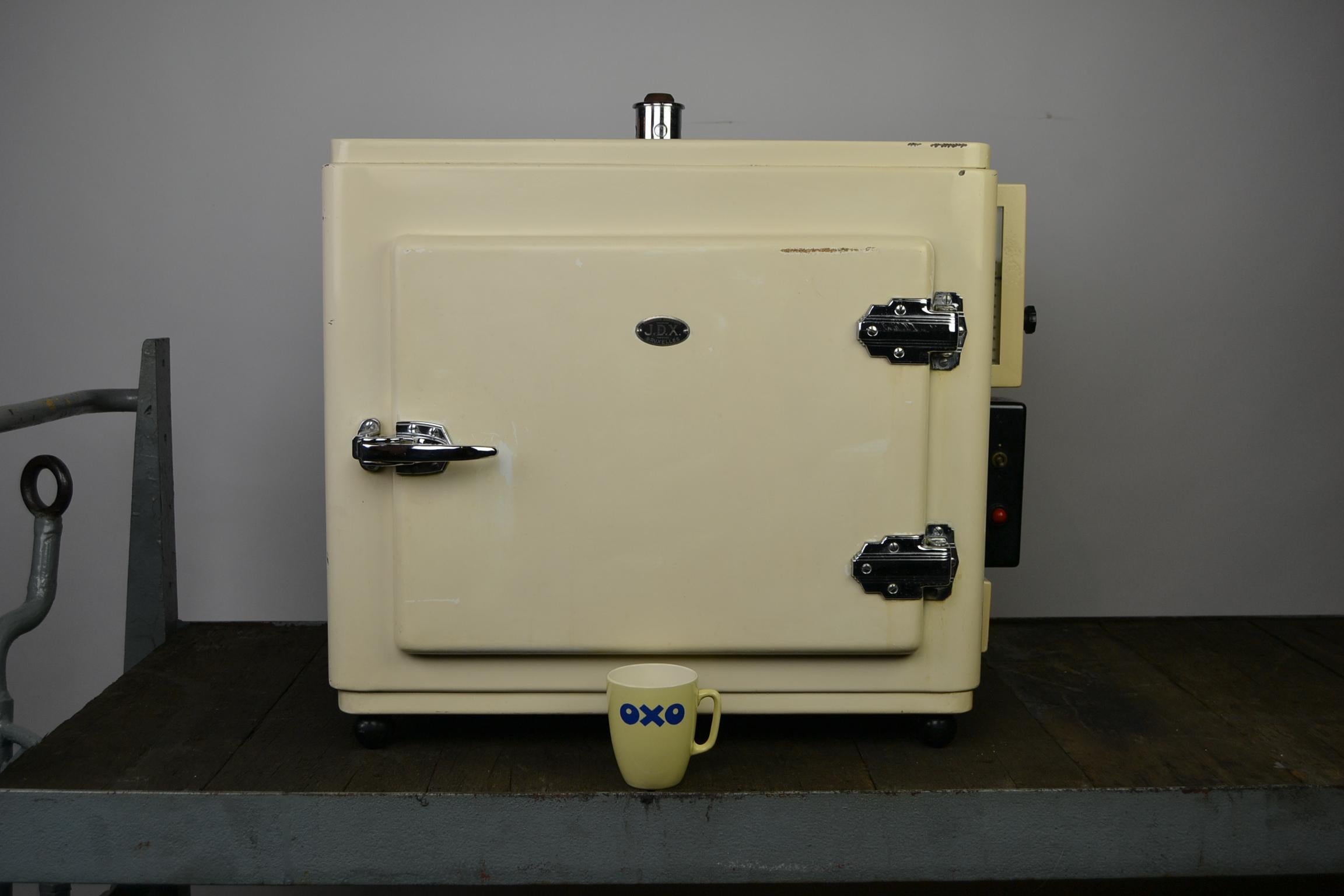 1950s Metal Sterilizer Cabinet, Medical Equipment 8