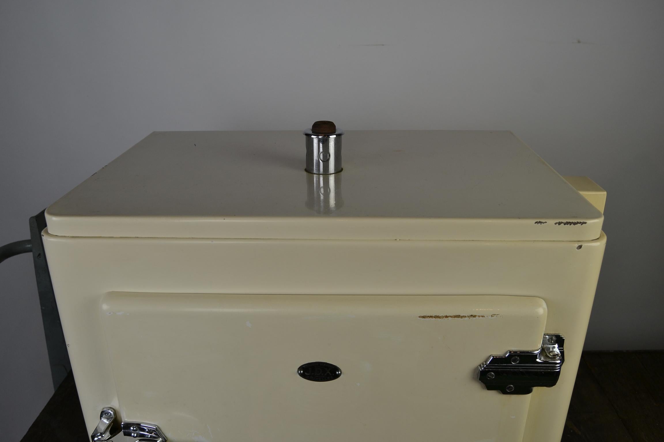 1950s Metal Sterilizer Cabinet, Medical Equipment 9