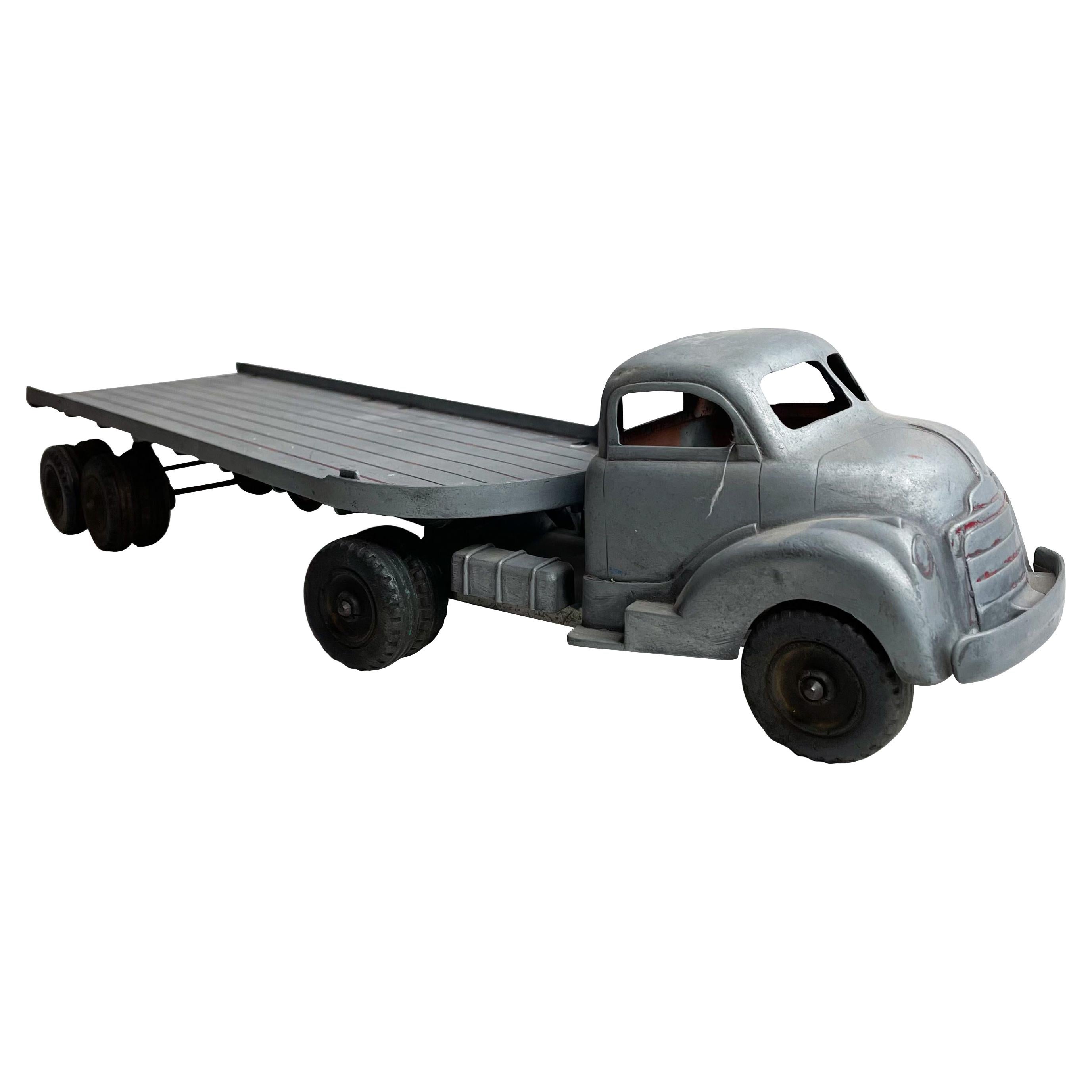1950s Metal Toy Truck 14 Wheeler Stake Cargo Loading Open Flat Bed in Gray Matte