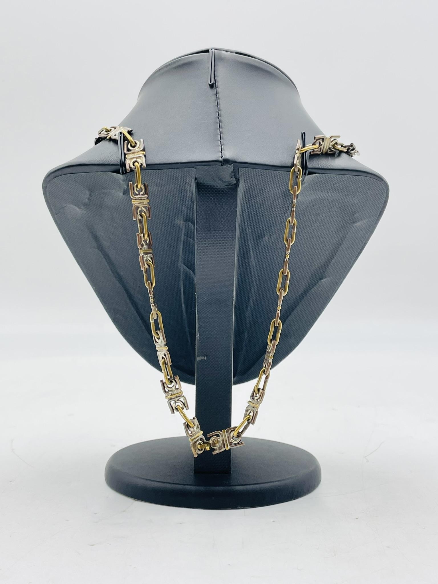 1950s Metales Casados Gemischte Metall Pre-Hispanic Halskette w / Crushed Emerald Inlay im Zustand „Gut“ im Angebot in Los Angeles, CA