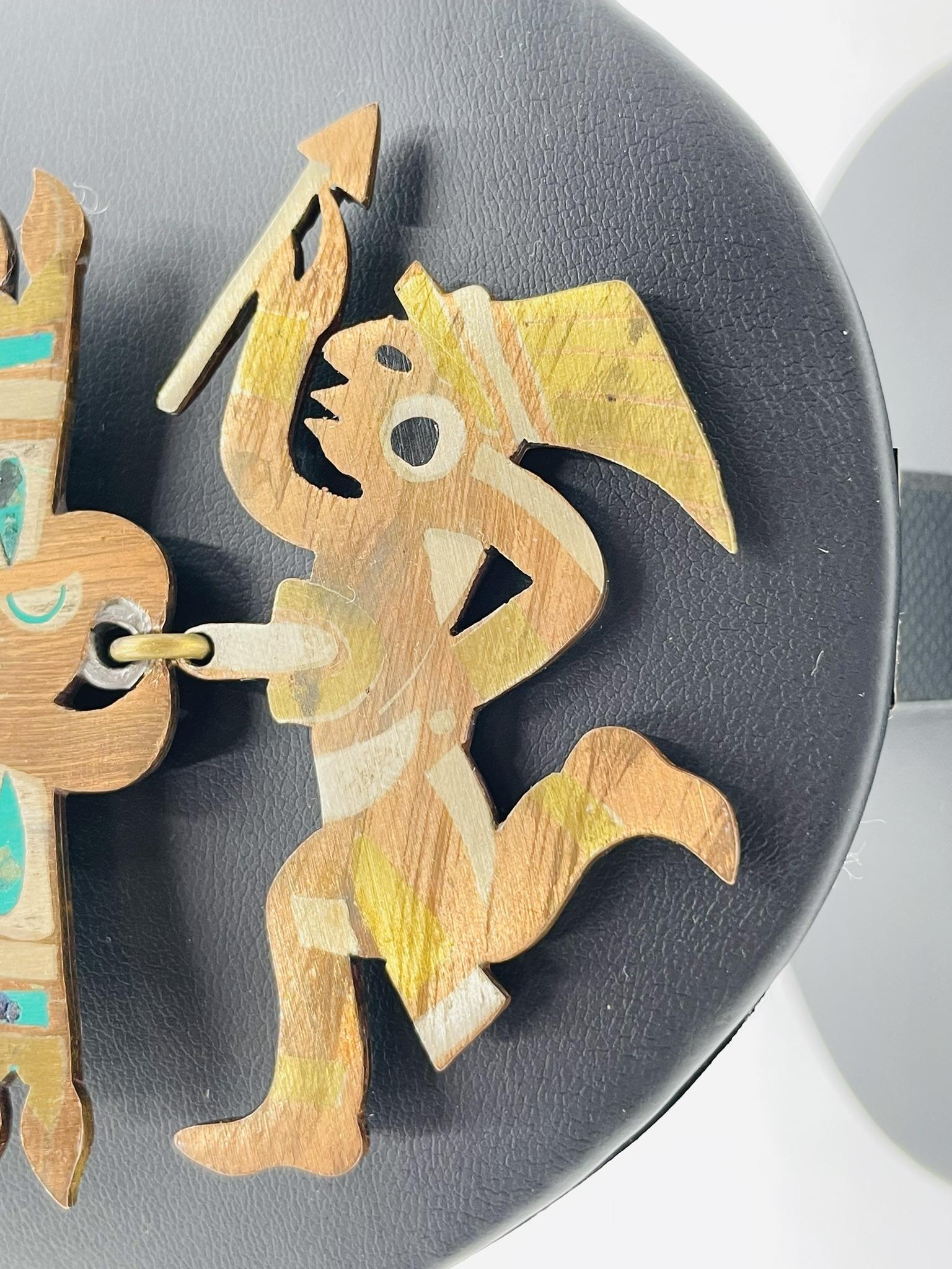 1950s Metales Casados Gemischte Metall Pre-Hispanic Halskette w / Crushed Emerald Inlay (Silber) im Angebot