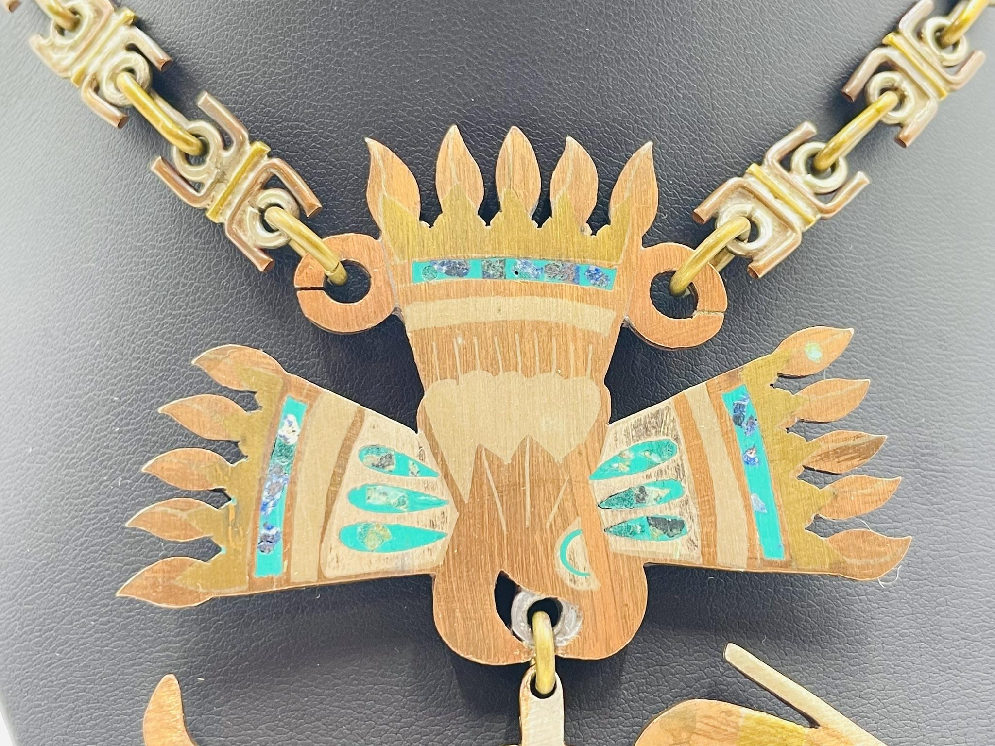 1950s Metales Casados Gemischte Metall Pre-Hispanic Halskette w / Crushed Emerald Inlay im Angebot 1