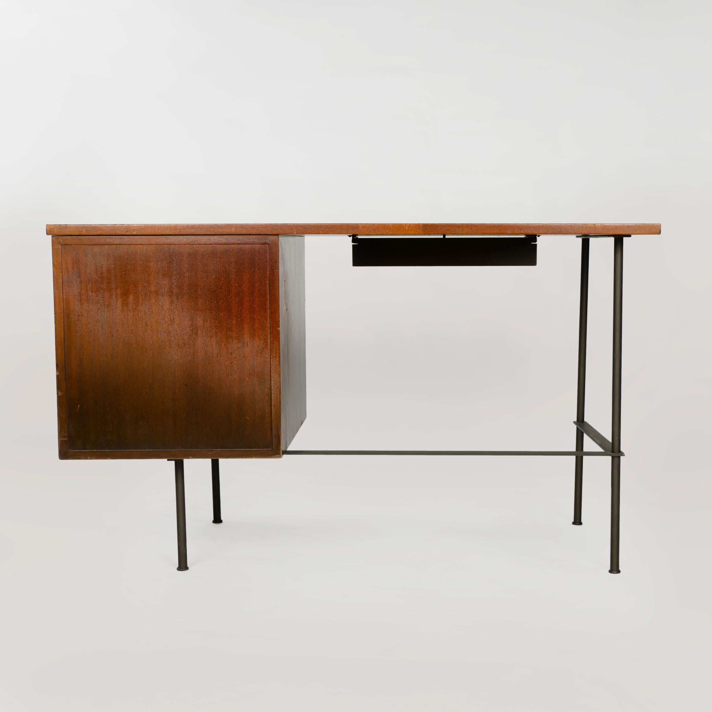1950s Metaphor Desk in Mahogany and Brass by Harvey Probber In Good Condition In Sagaponack, NY