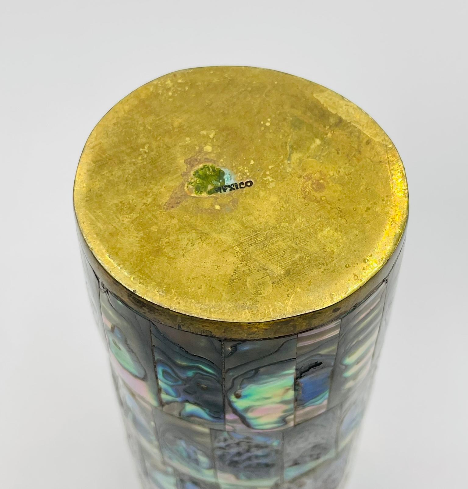 Vassoio messicano del 1950 in ottone e conchiglia di abalone con cinque bicchieri, Modernismo messicano in vendita 11