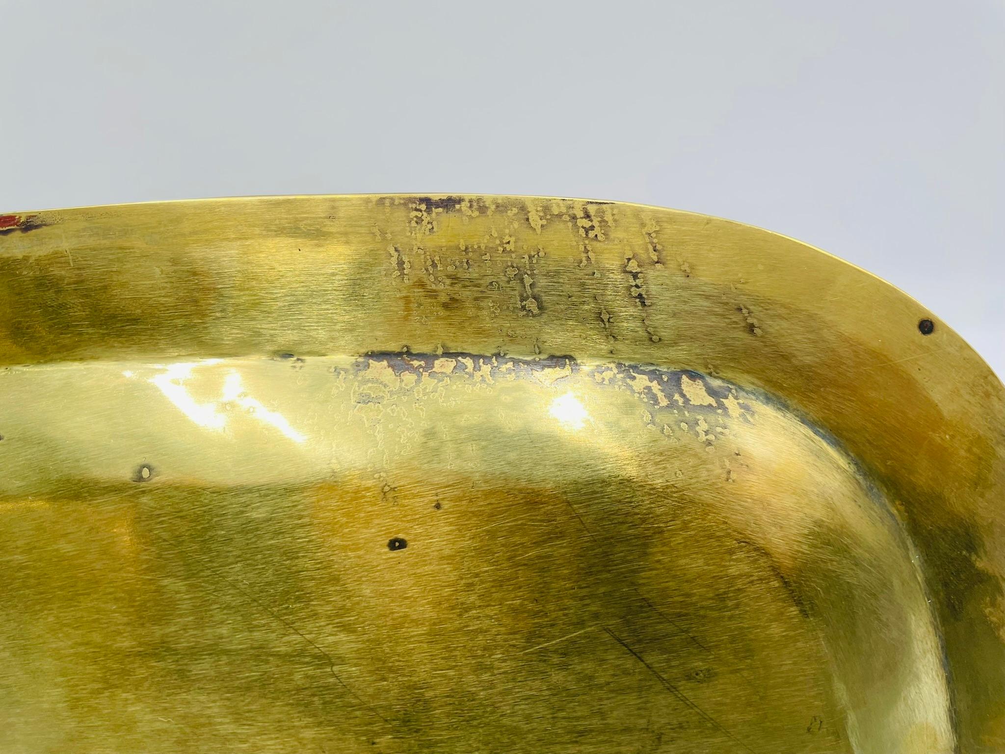 Vassoio messicano del 1950 in ottone e conchiglia di abalone con cinque bicchieri, Modernismo messicano in vendita 12