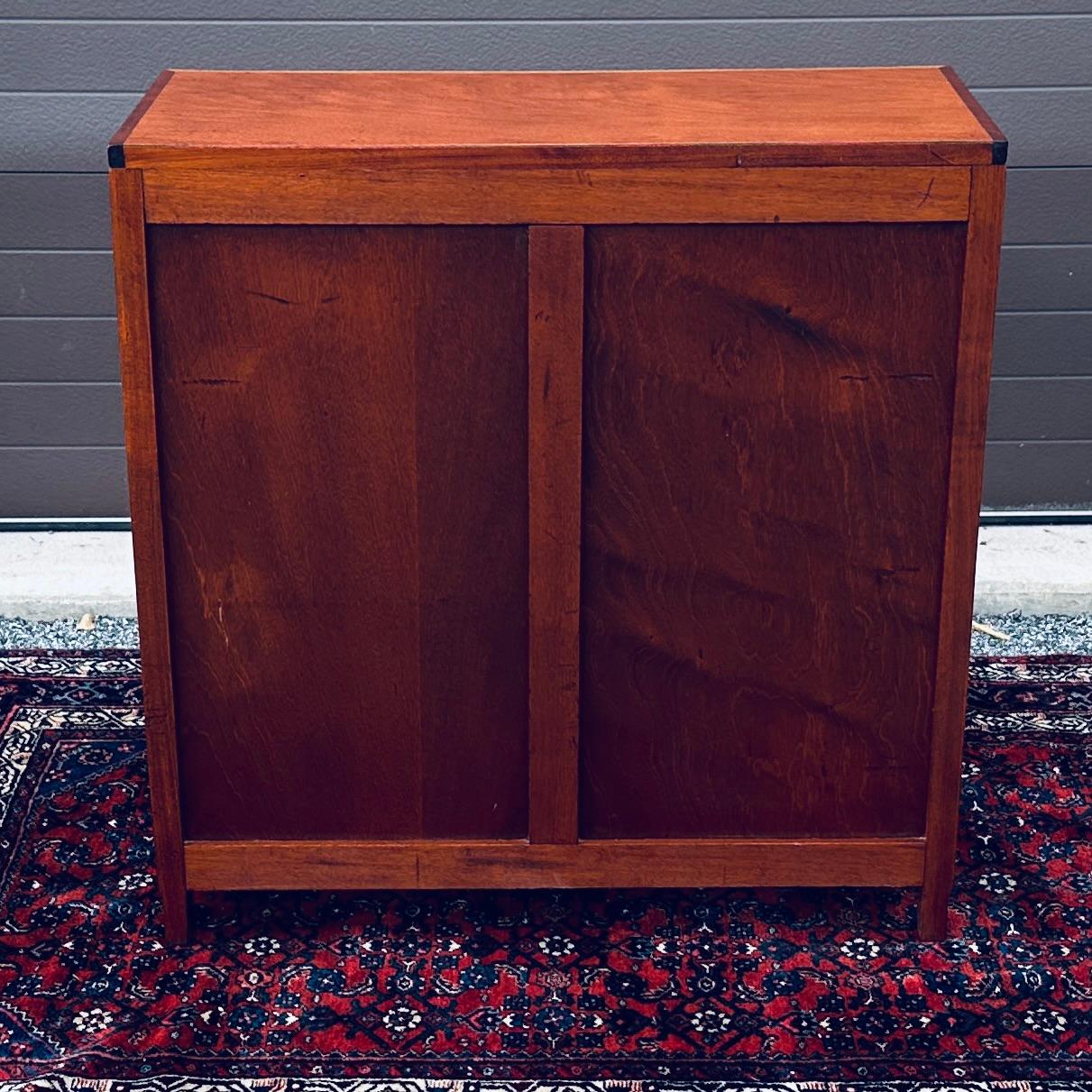1950's Mexican Organic Modern Mahogany & Woven Seagrass Chest of Drawers im Angebot 5
