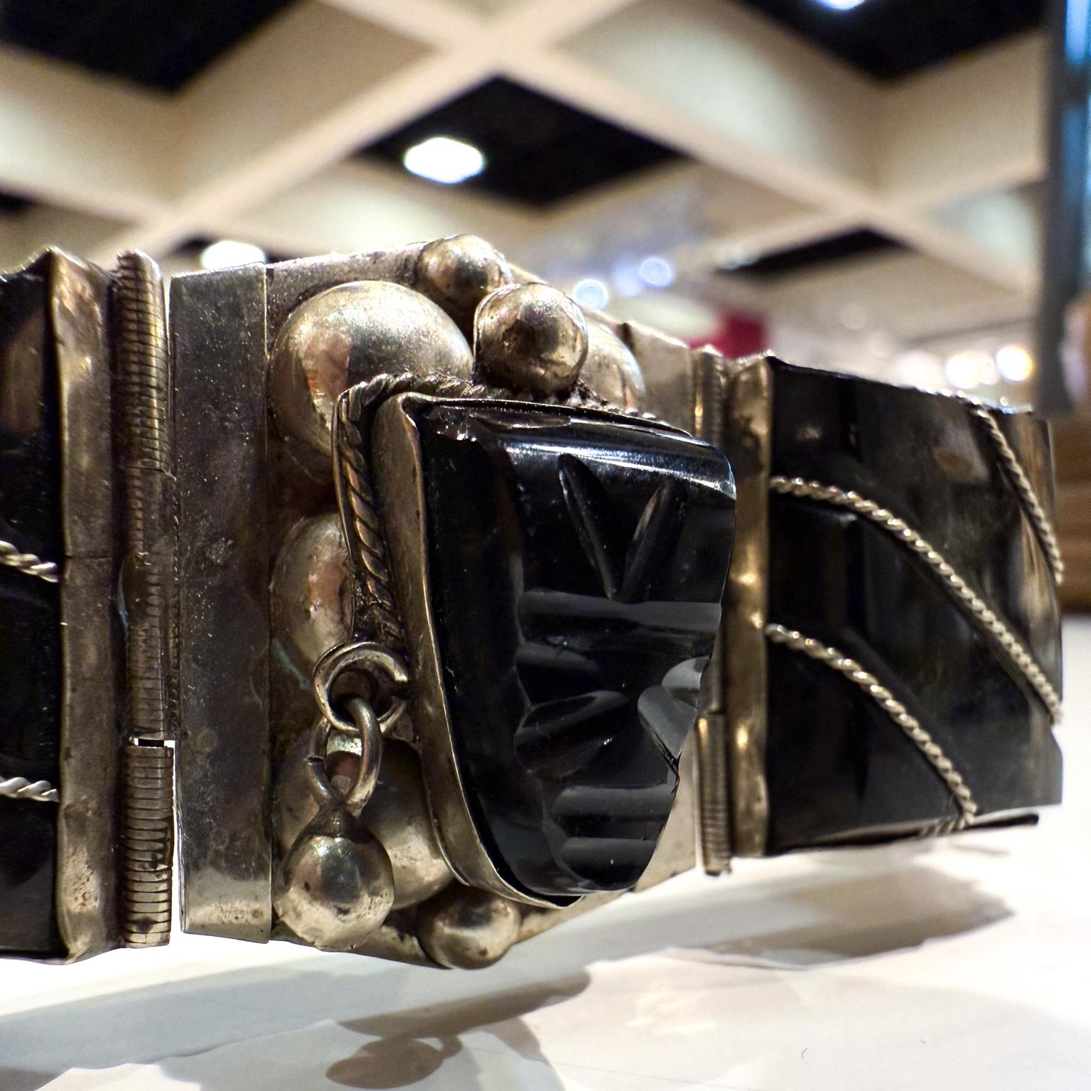 1950s Taxco Onyx Sterling Silver Link Bracelet Mexico In Good Condition For Sale In Chula Vista, CA