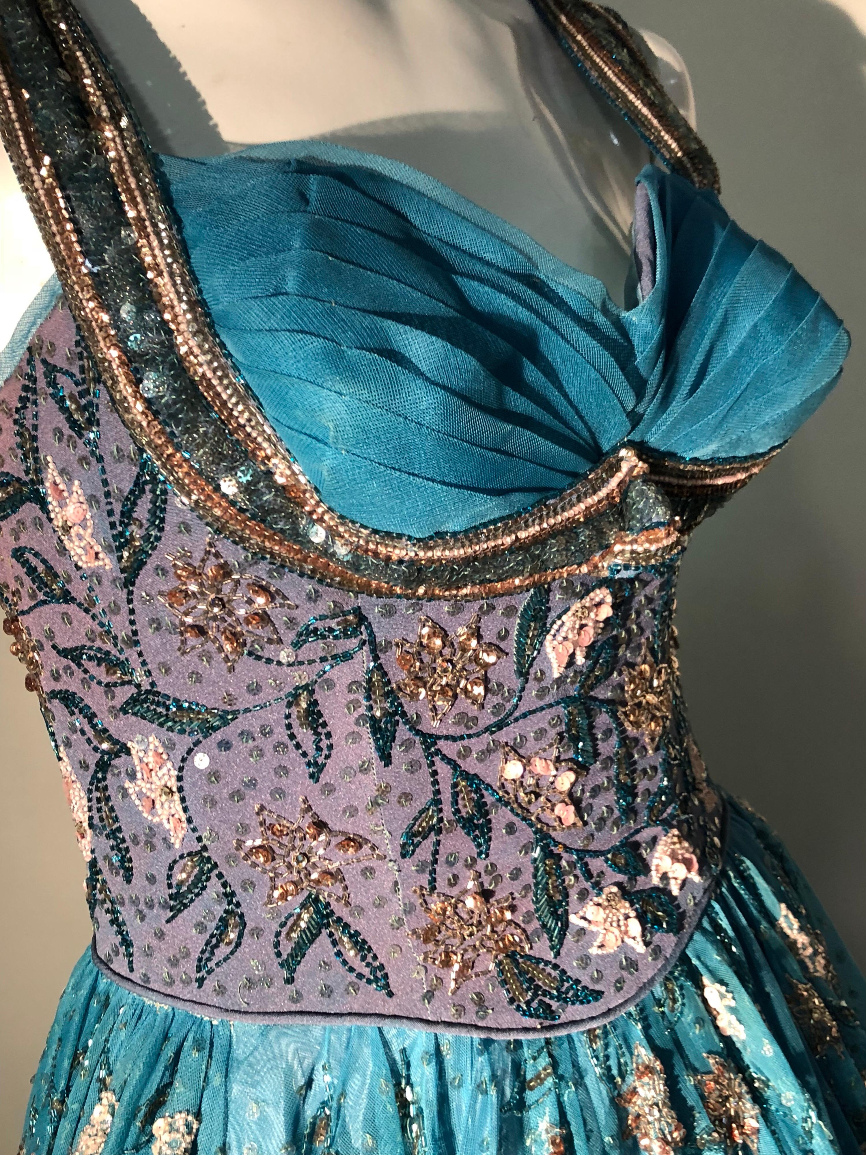 MGM Mme des années 1950. Etoile par Irene Sharaff - Robe de bal haute couture en soie sarcelle profonde en vente 7