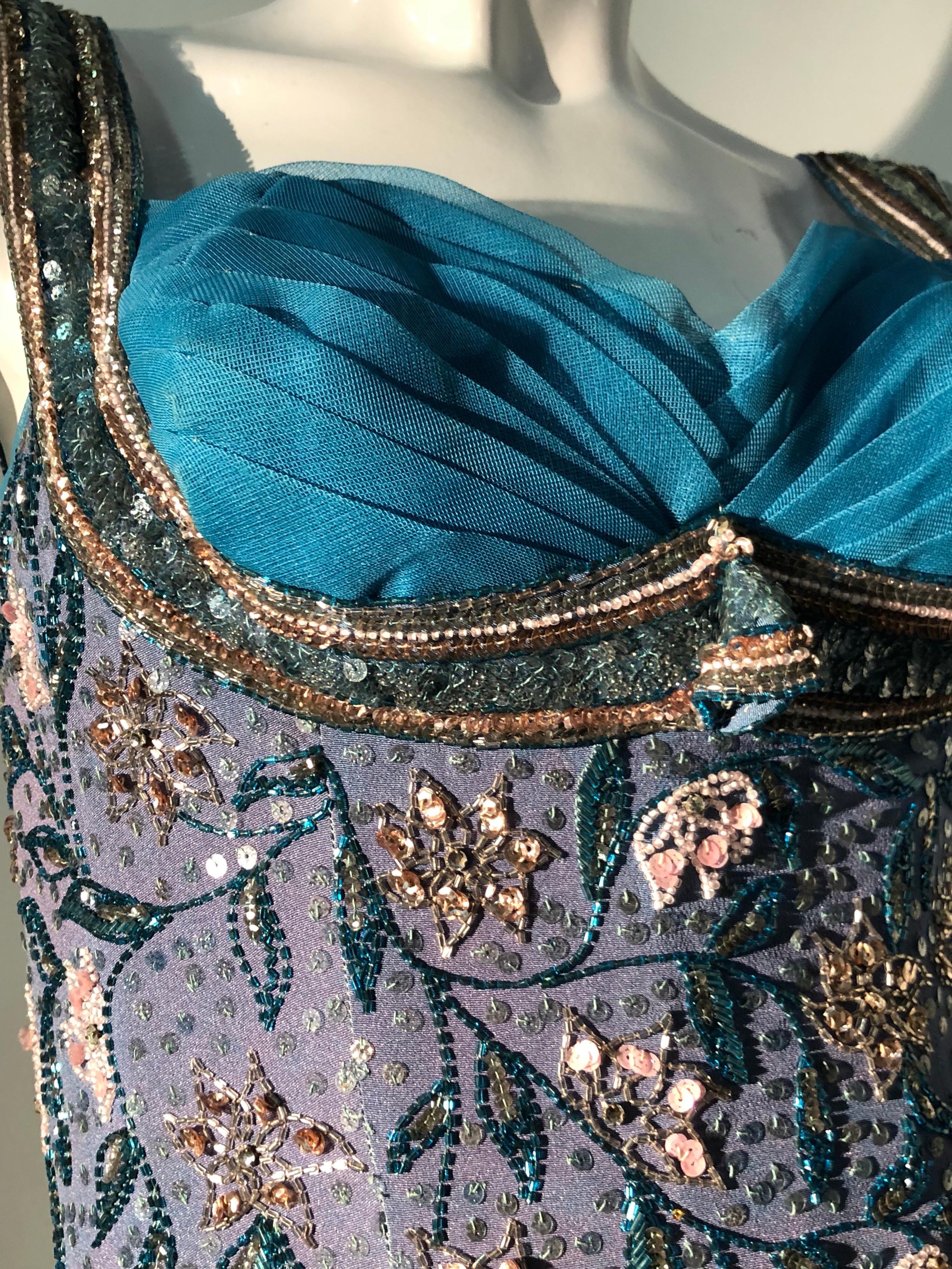 MGM Mme des années 1950. Etoile par Irene Sharaff - Robe de bal haute couture en soie sarcelle profonde en vente 8