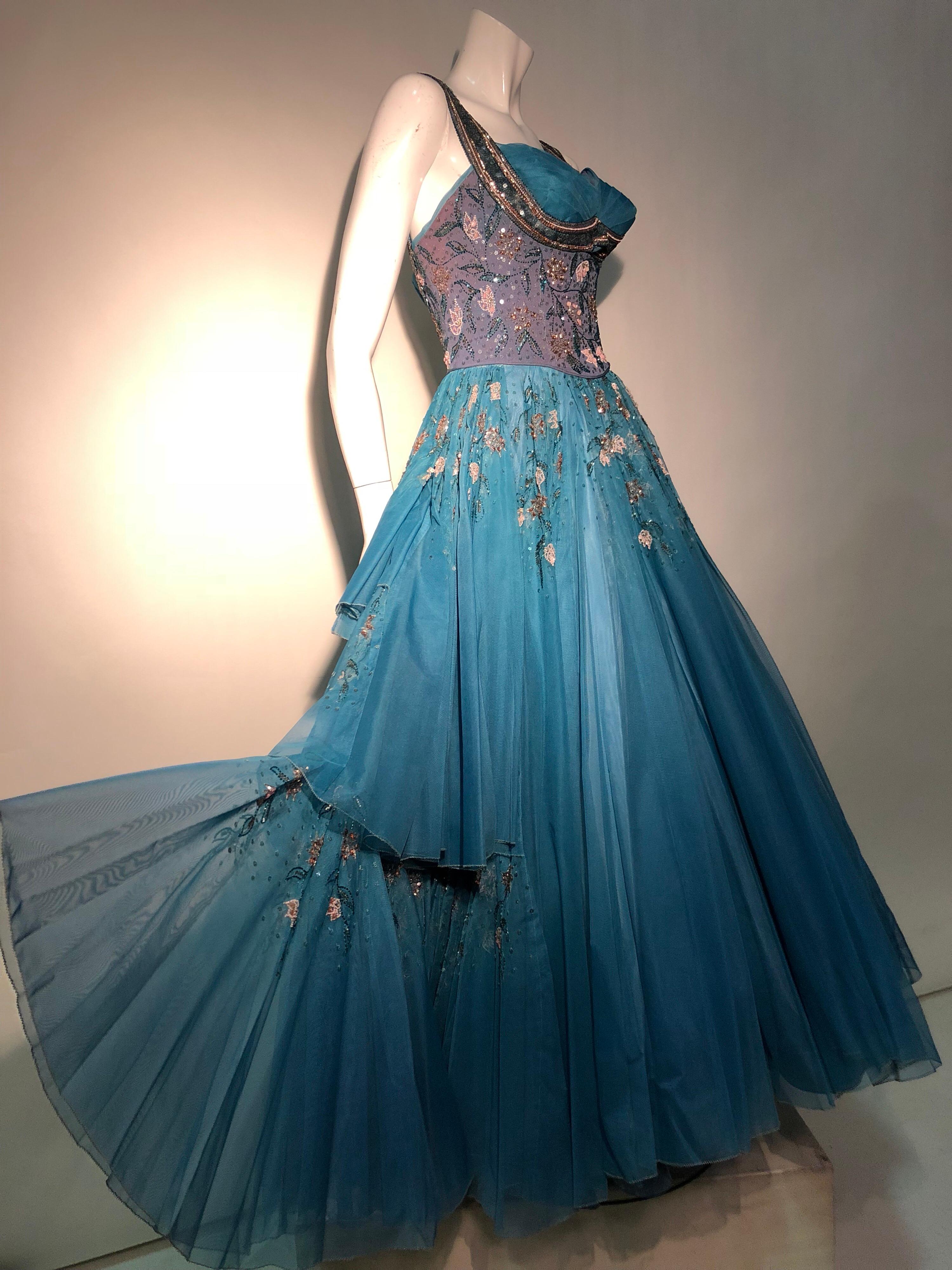MGM Mme des années 1950. Etoile par Irene Sharaff - Robe de bal haute couture en soie sarcelle profonde en vente 3