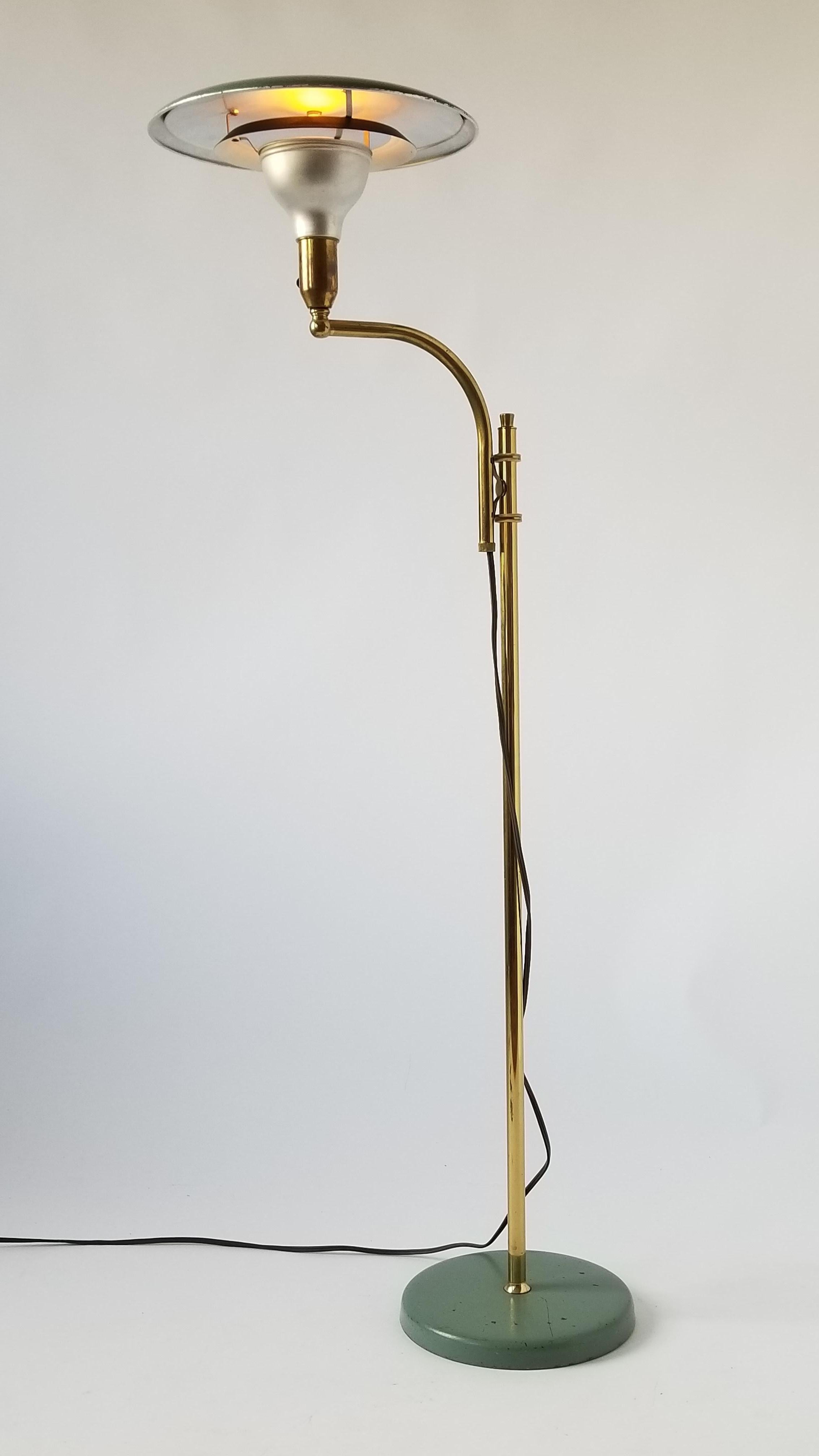 Mid-Century Modern 1950s  M.G.Wheeler  Brass and Enameled Aluminium Telescopic  Floor Lamp , USA 