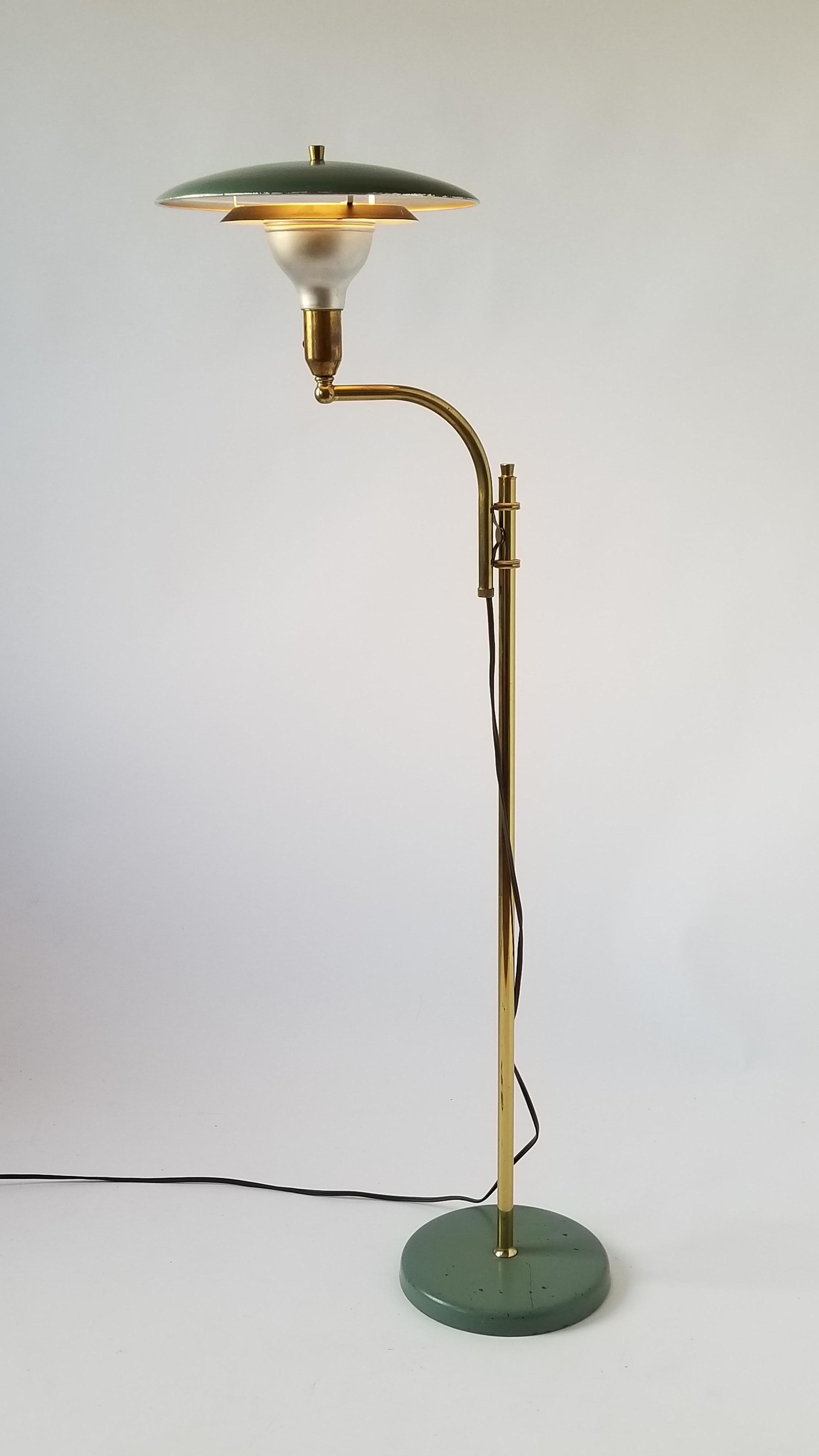 North American 1950s  M.G.Wheeler  Brass and Enameled Aluminium Telescopic  Floor Lamp , USA 