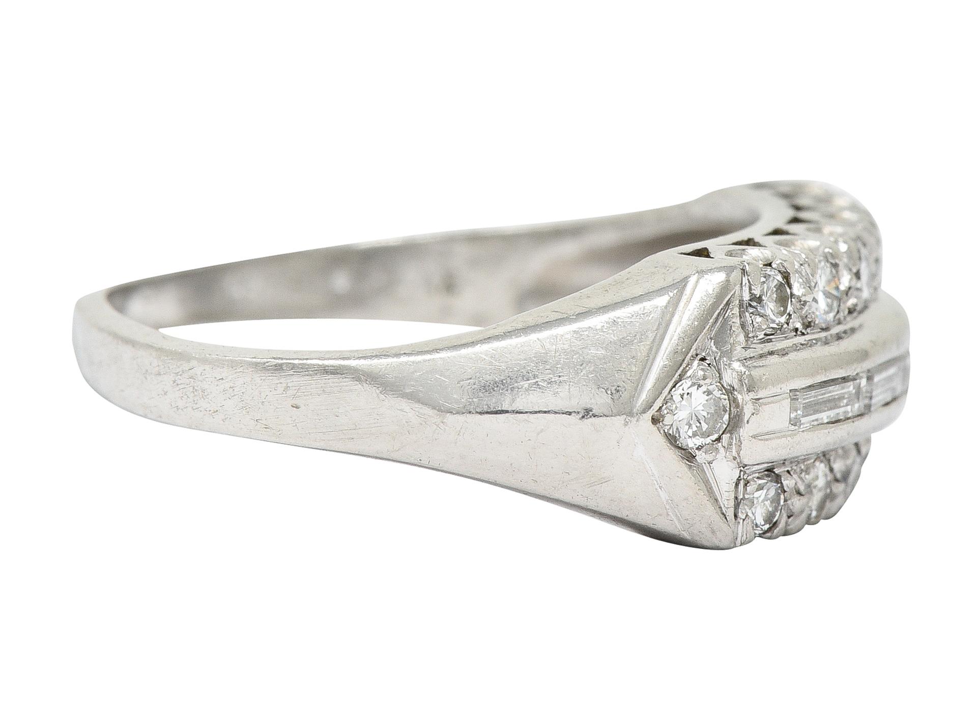 1950er Mid-Century 0,50 Karat Diamant Platin Fischschwanz-Kanalband-Ring (Retro) im Angebot