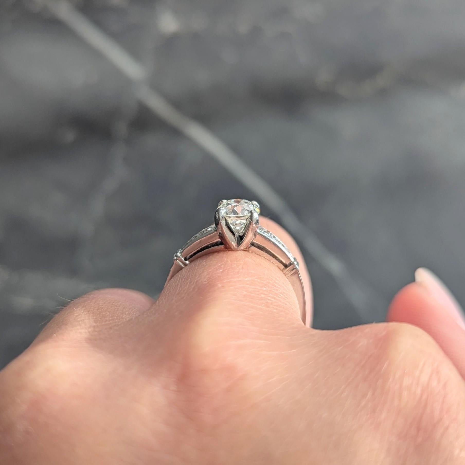 Anillo de compromiso de platino con diamantes talla europea antigua de mediados de los años 50 de 1,05 CTW en venta 4