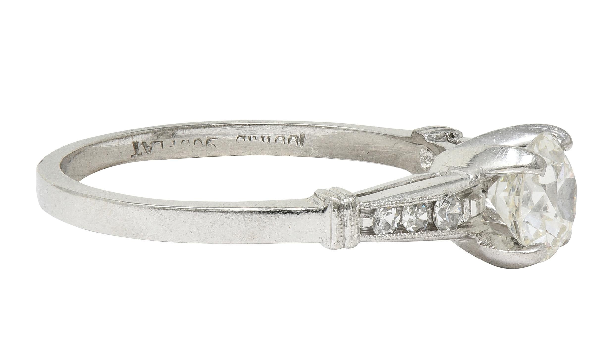 Anillo de compromiso de platino con diamantes talla europea antigua de mediados de los años 50 de 1,05 CTW Moderno en venta