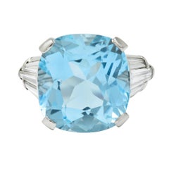 Retro 1950's Mid-Century 14.75 Carats Aquamarine Diamond Platinum Statement Ring