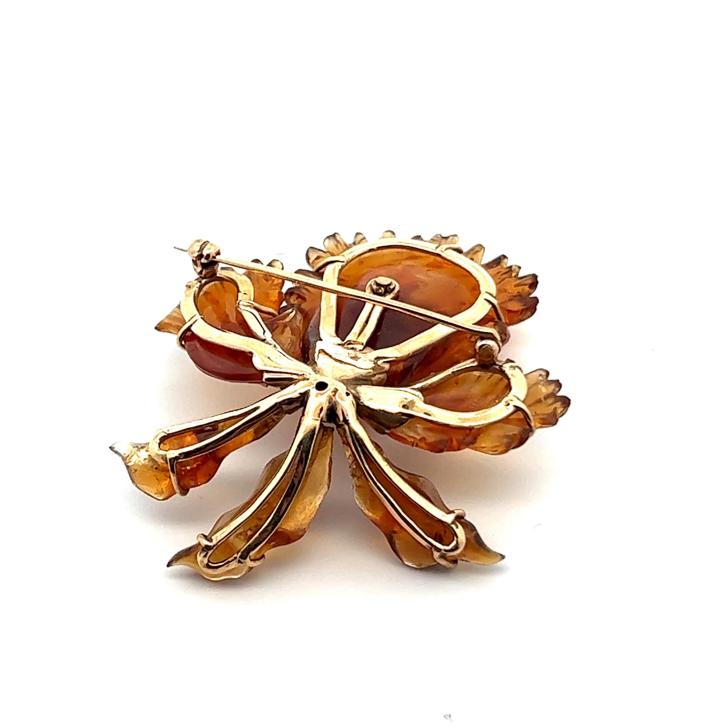 1950s Mid Century 14K Yellow Gold Carved Citrine & Diamond Brooch  For Sale 1