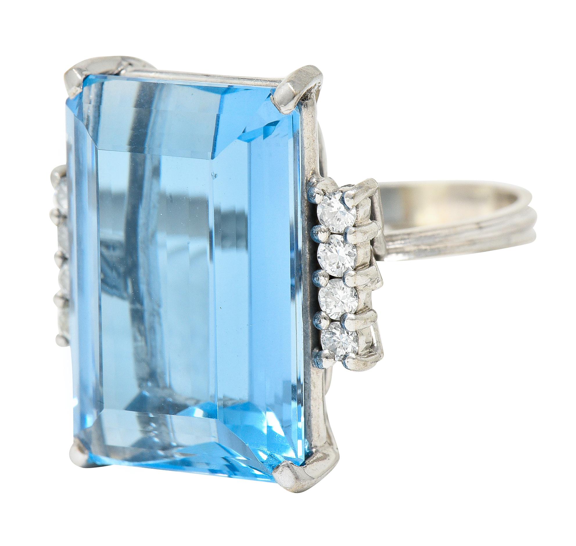 Women's or Men's 1950's Mid-Century 18.60 Carats Aquamarine Diamond 18 Karat White Gold Ring