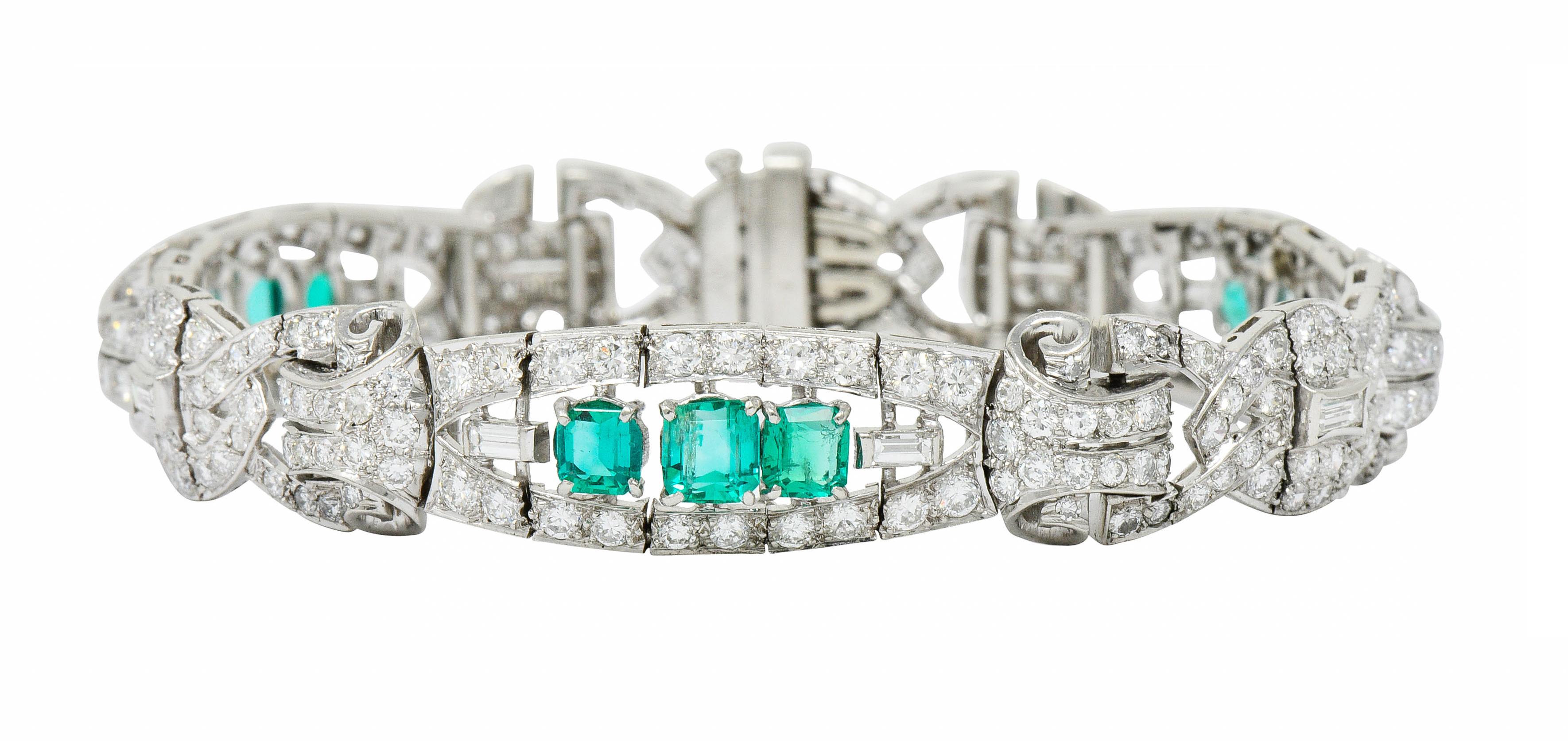 Retro 1950s Midcentury 9.55 Carat Emerald Diamond Platinum Scrolled Link Bracelet