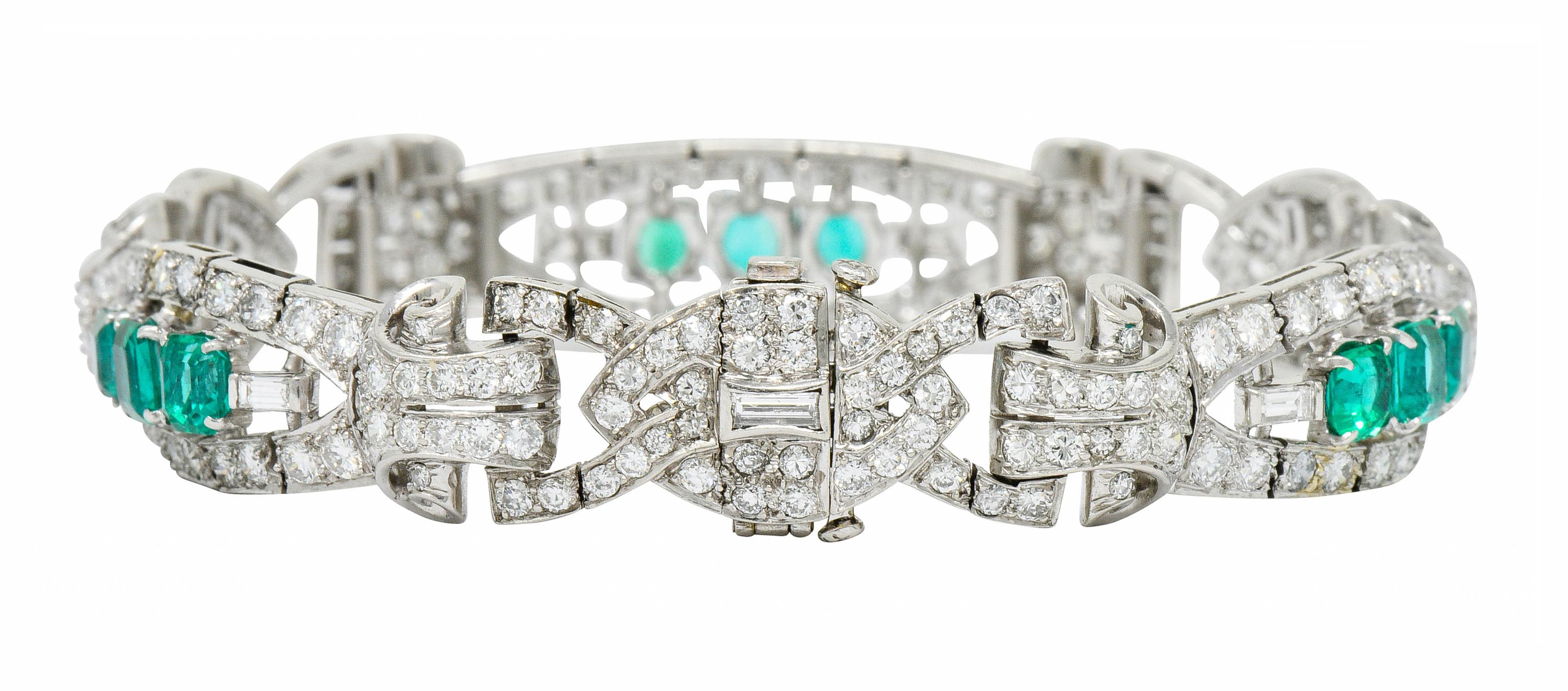 1950s Midcentury 9.55 Carat Emerald Diamond Platinum Scrolled Link Bracelet In Excellent Condition In Philadelphia, PA
