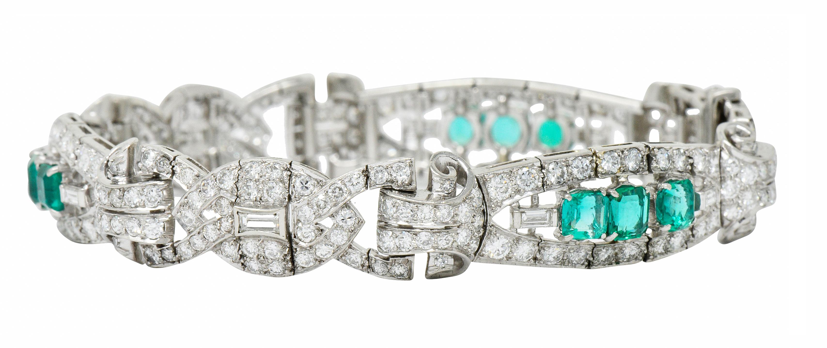Women's or Men's 1950s Midcentury 9.55 Carat Emerald Diamond Platinum Scrolled Link Bracelet
