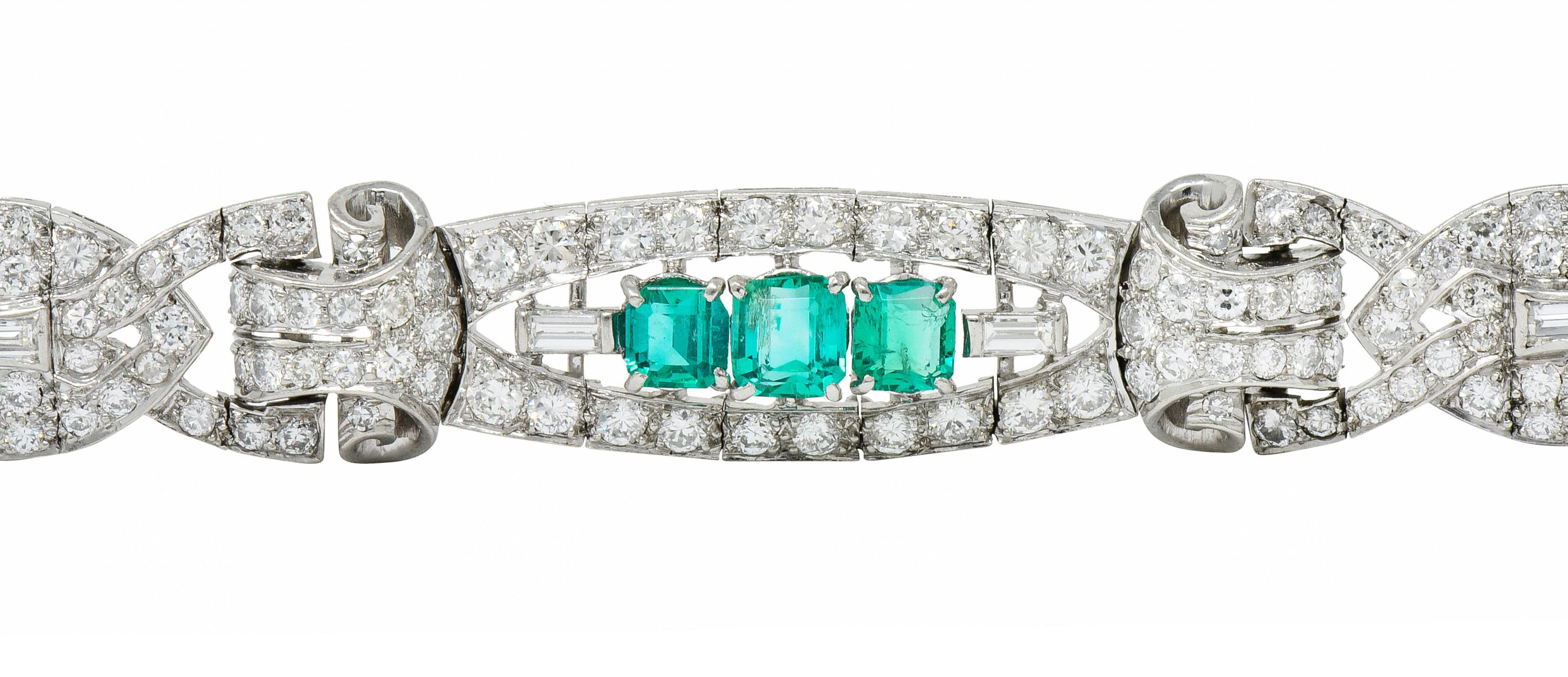1950s Midcentury 9.55 Carat Emerald Diamond Platinum Scrolled Link Bracelet 3