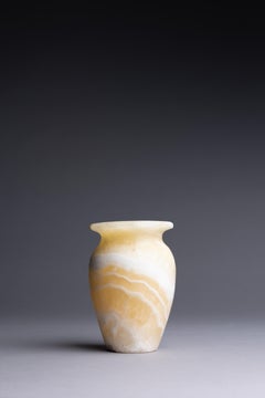 Vaso di pietra in alabastro del 1950, metà del secolo scorso