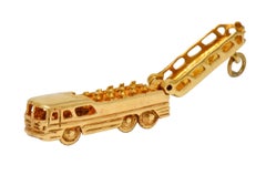 1950s Midcentury Articulated 14 Karat Gold Scenicruiser Greyhound Bus Charm