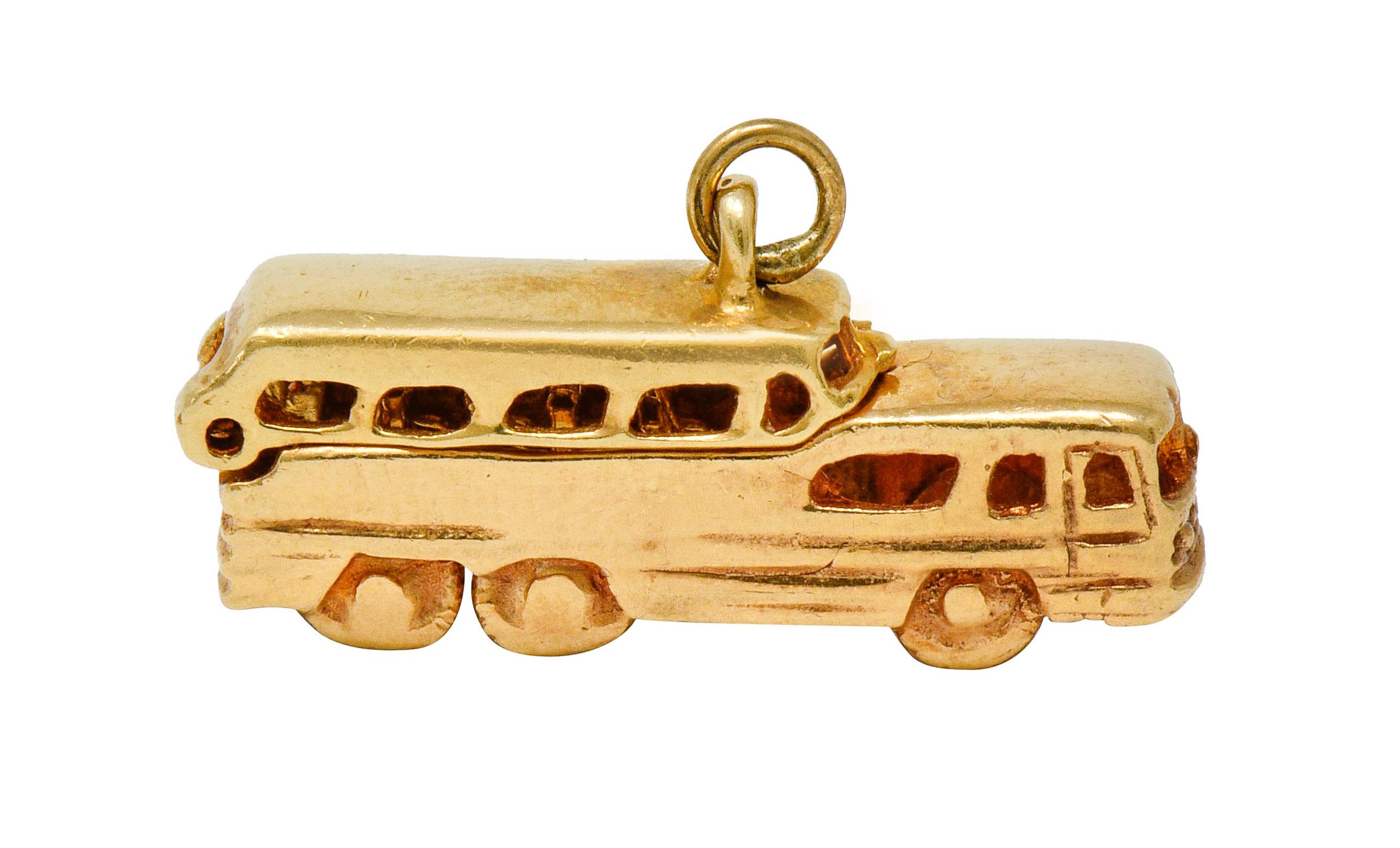 1950s Midcentury Articulated 14 Karat Gold Scenicruiser Greyhound Bus Charm In Excellent Condition For Sale In Philadelphia, PA