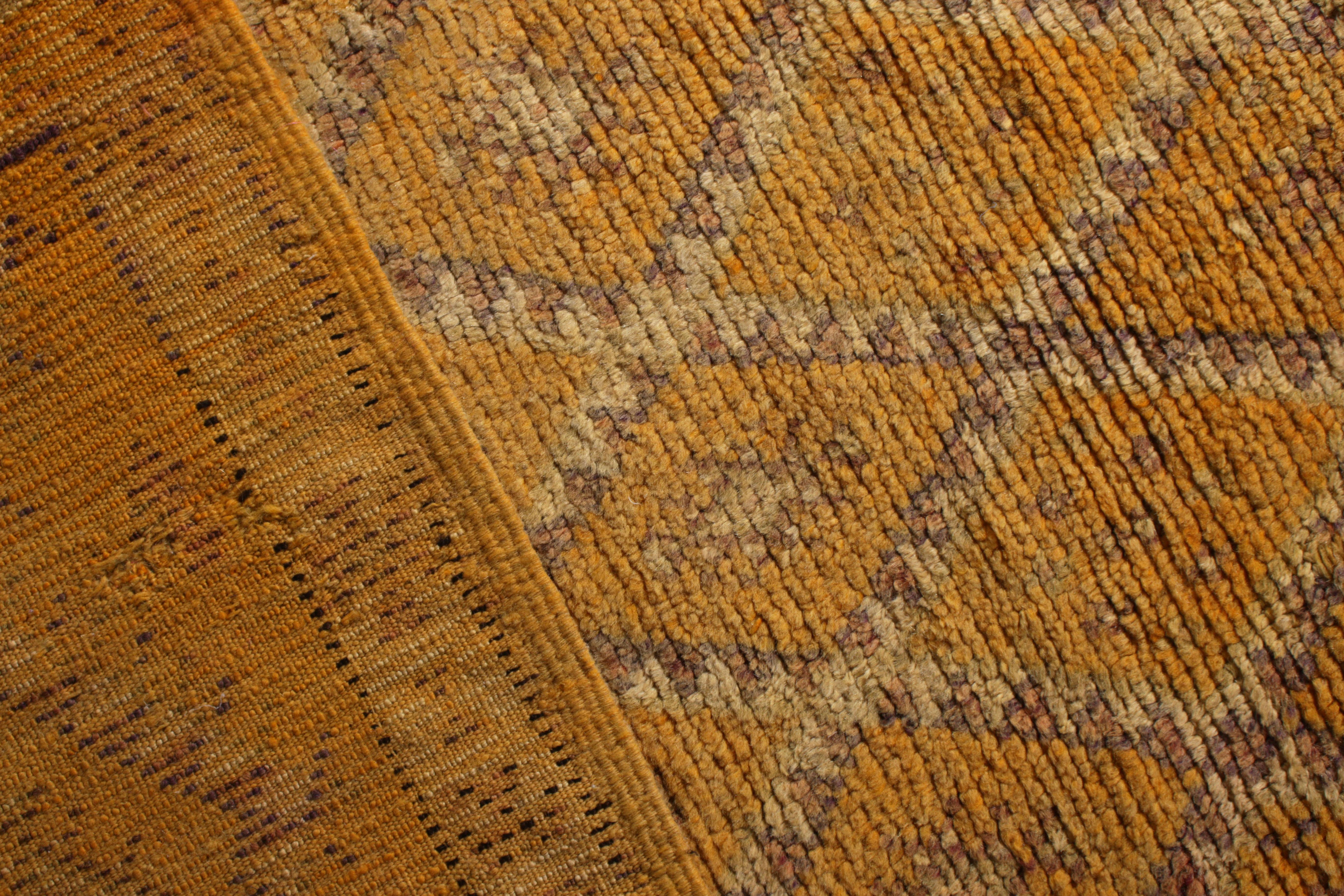 1950s Midcentury Berber Rug Gold Diamond Pattern Moroccan Rug In Good Condition In Long Island City, NY