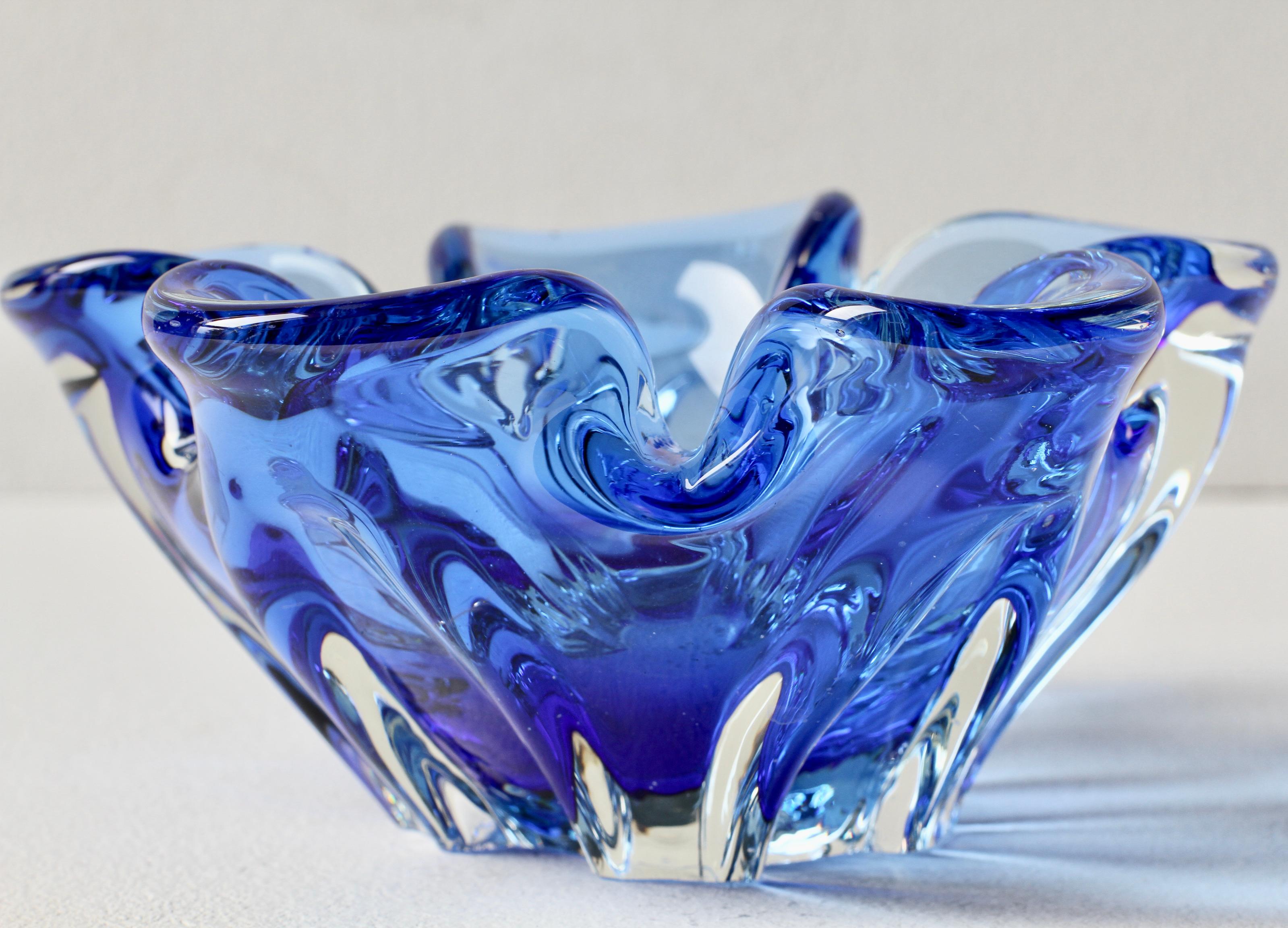 1950s Mid-Century Blue 'Flower Petal' Biomorphic Murano Glass Bowl or Dish For Sale 9