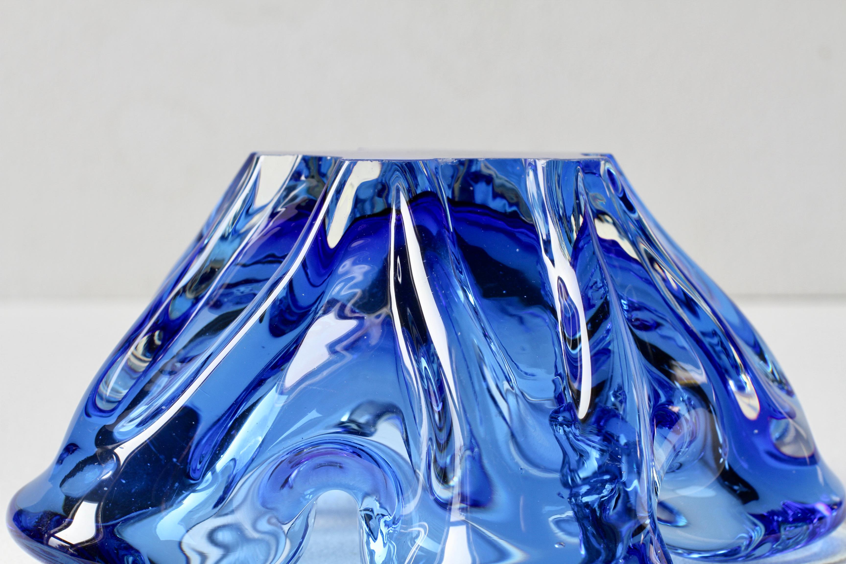 1950s Mid-Century Blue 'Flower Petal' Biomorphic Murano Glass Bowl or Dish For Sale 10