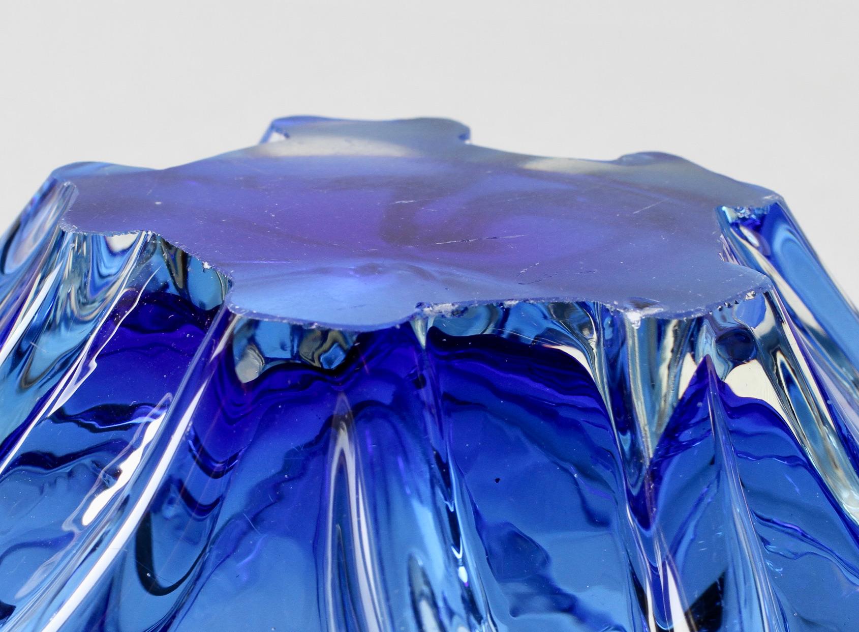 1950s Mid-Century Blue 'Flower Petal' Biomorphic Murano Glass Bowl or Dish For Sale 11
