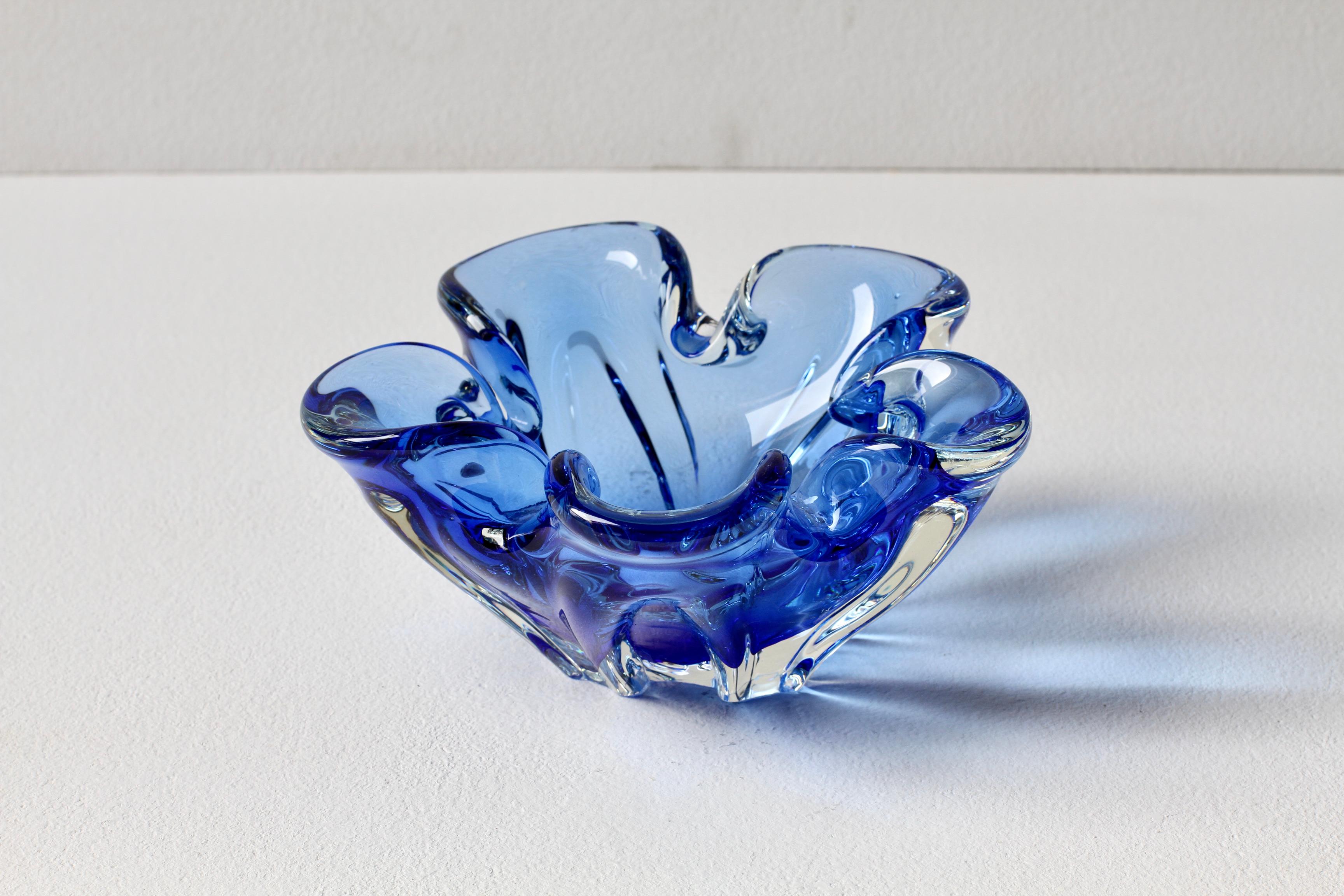 20th Century 1950s Mid-Century Blue 'Flower Petal' Biomorphic Murano Glass Bowl or Dish For Sale