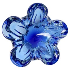 1950s Mid-Century Blue 'Flower Petal' Biomorphic Murano Glass Bowl or Dish