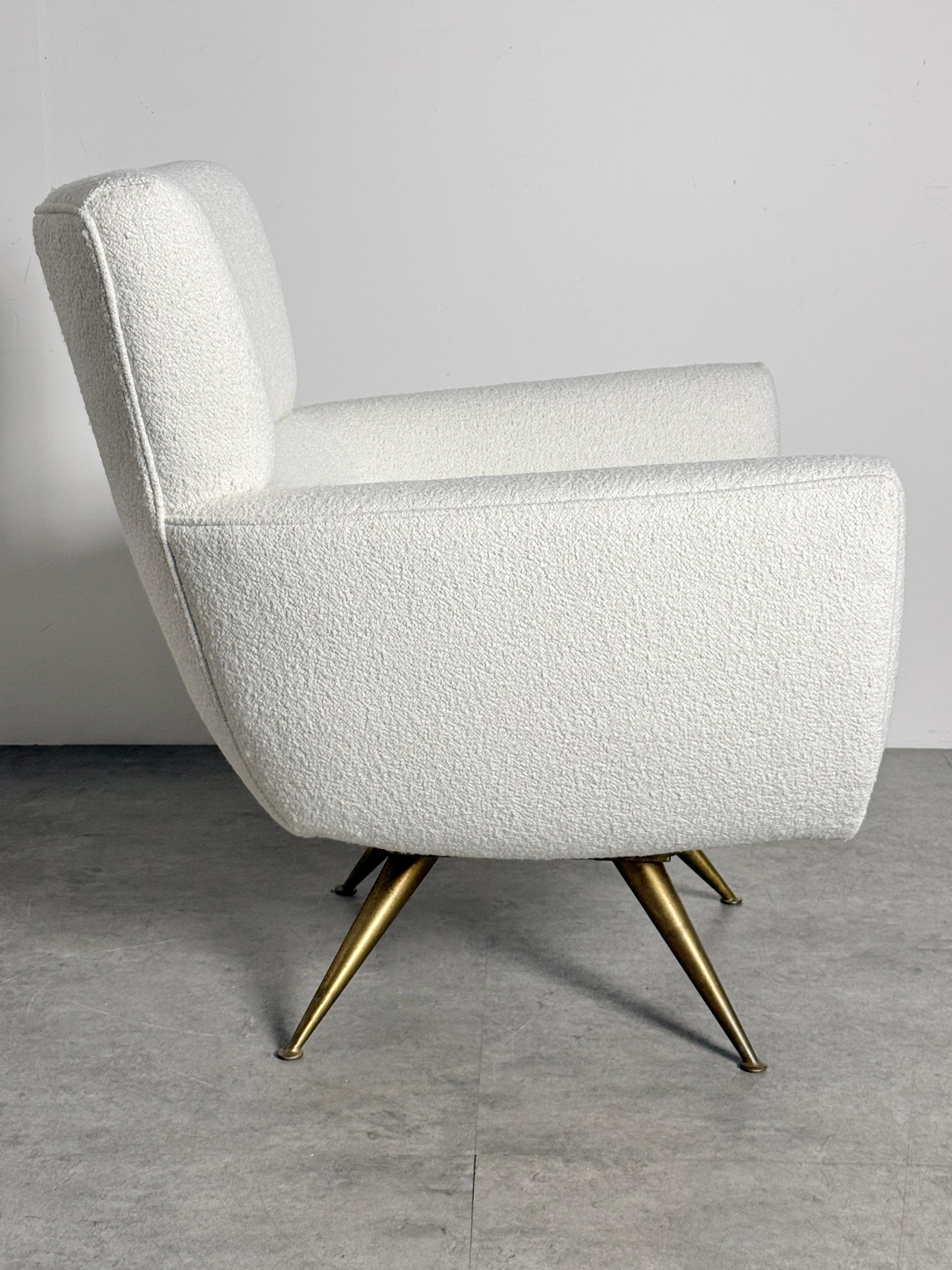 1950's Mid Century Brass Leg Swivel Lounge Chair by Henry P Glass for Chase For Sale 1