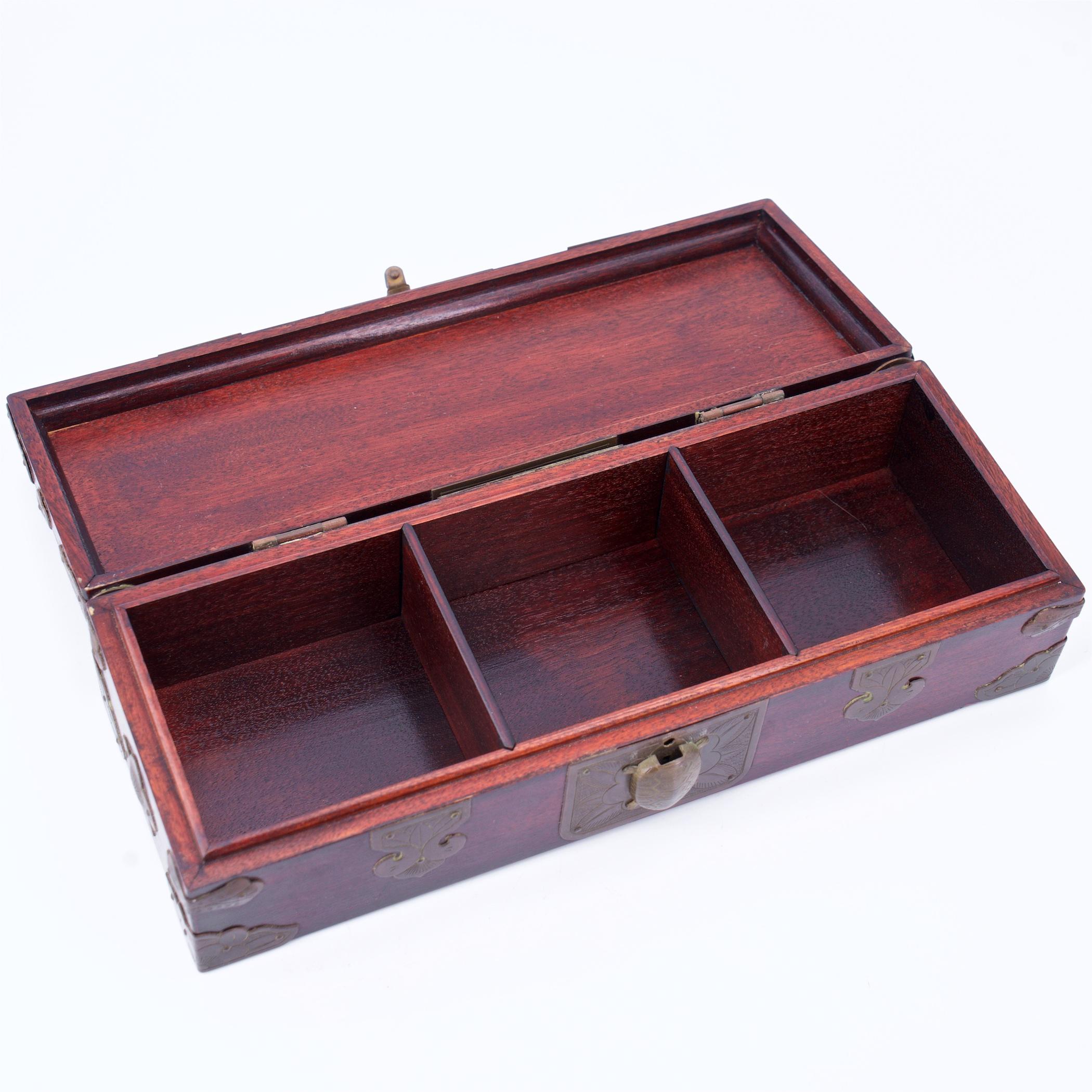 1950s Mid-Century Chinese Rosewood+Brass Turtle Hinged Jewelry Box Chinoiserie For Sale 2