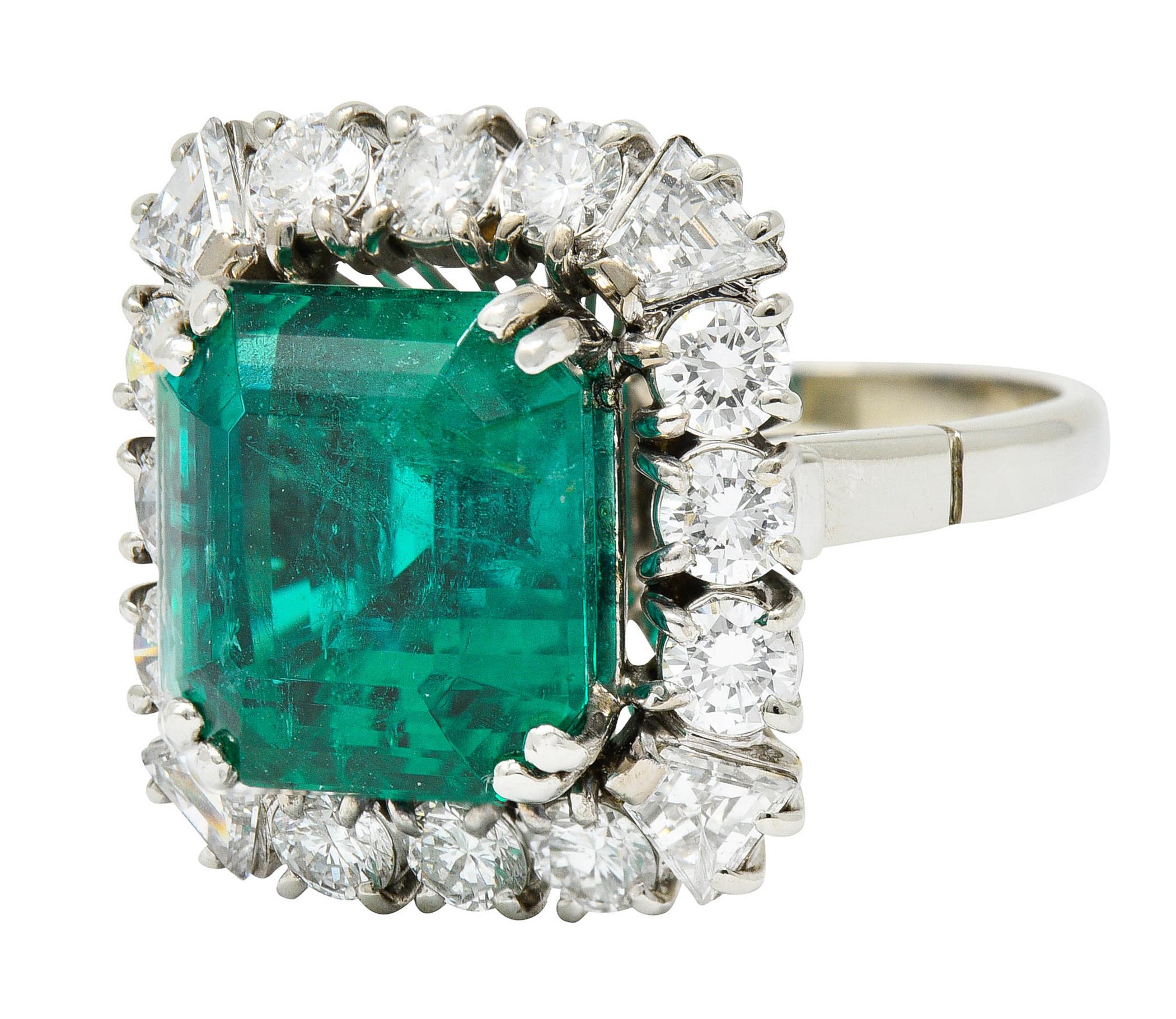 1950er Jahre Mitte des Jahrhunderts Kolumbianischer Smaragd Diamant 18 Karat Weiß Cluster Ring AGL 1