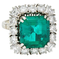1950er Jahre Mitte des Jahrhunderts Kolumbianischer Smaragd Diamant 18 Karat Weiß Cluster Ring AGL