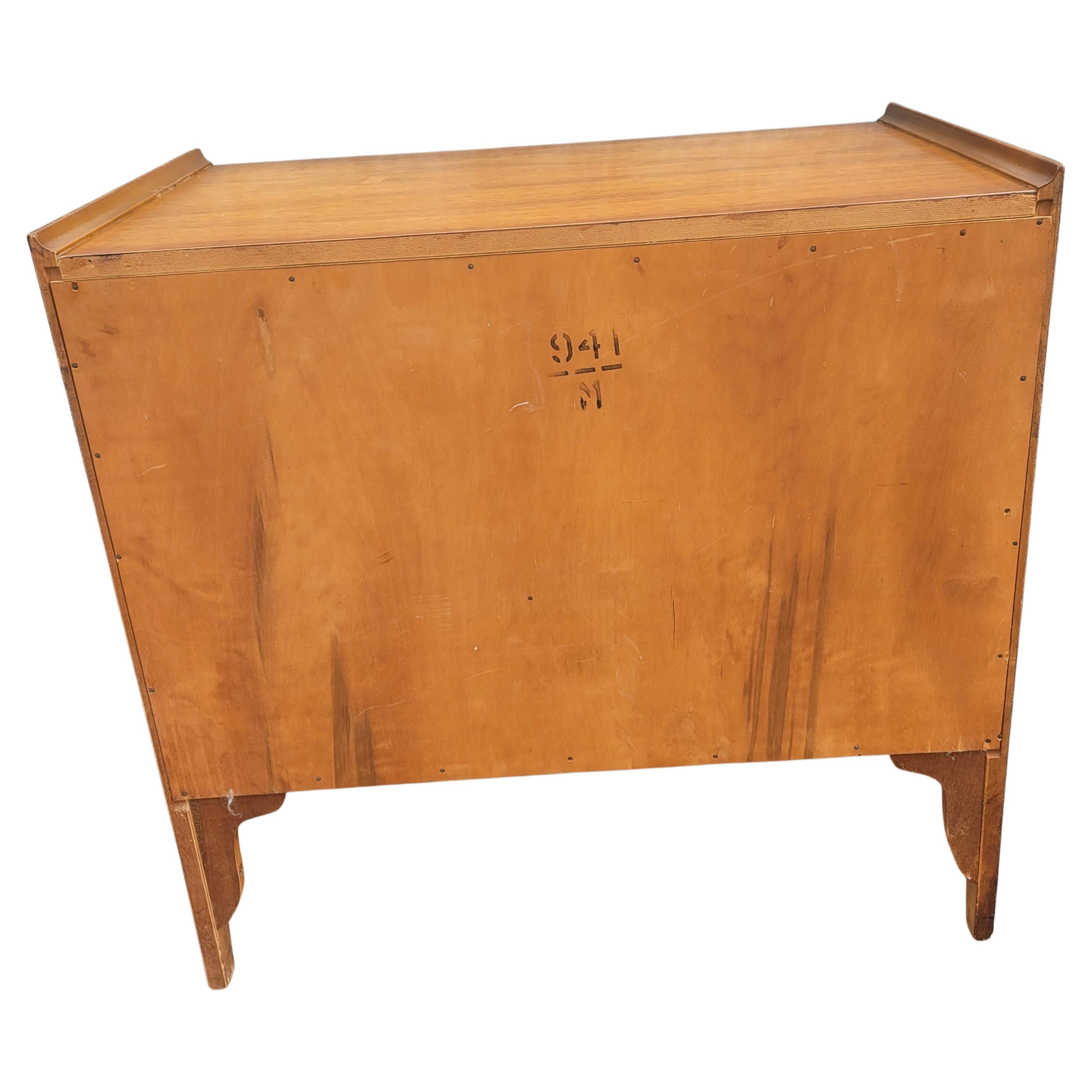 1950s Mid-Century Danish Modern Teak United Furniture Chest of Drawers For Sale 3
