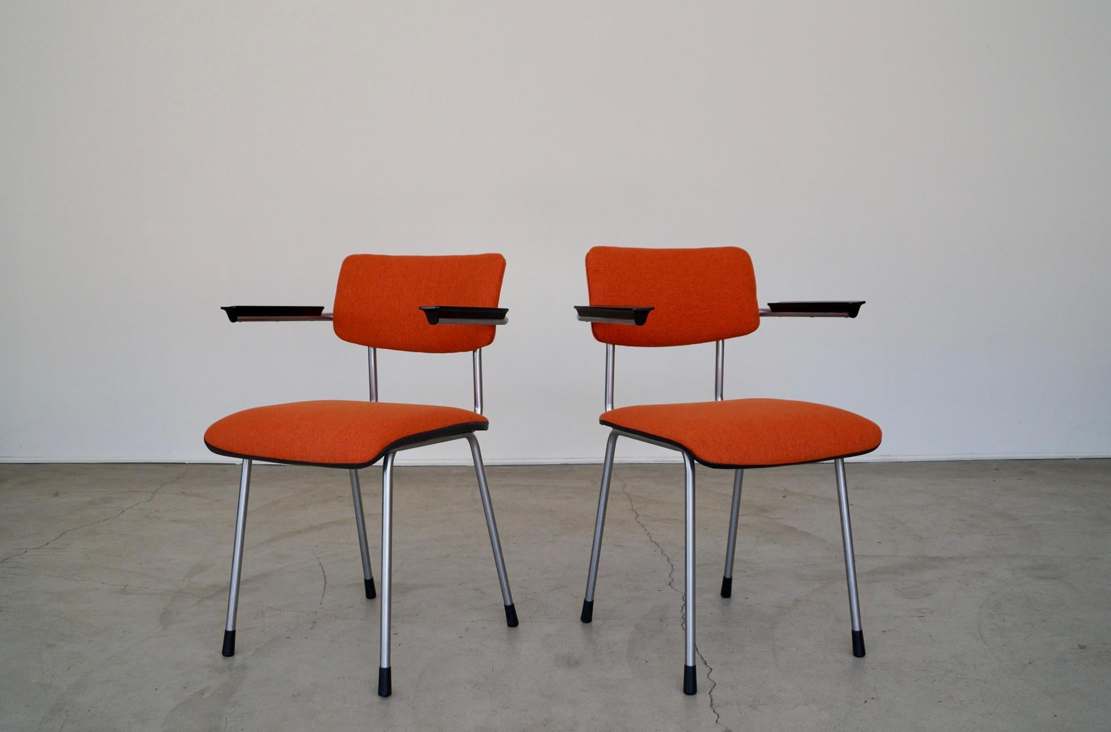Néerlandais Paire de fauteuils Modernity hollandais du milieu du siècle dernier des années 1950 en vente