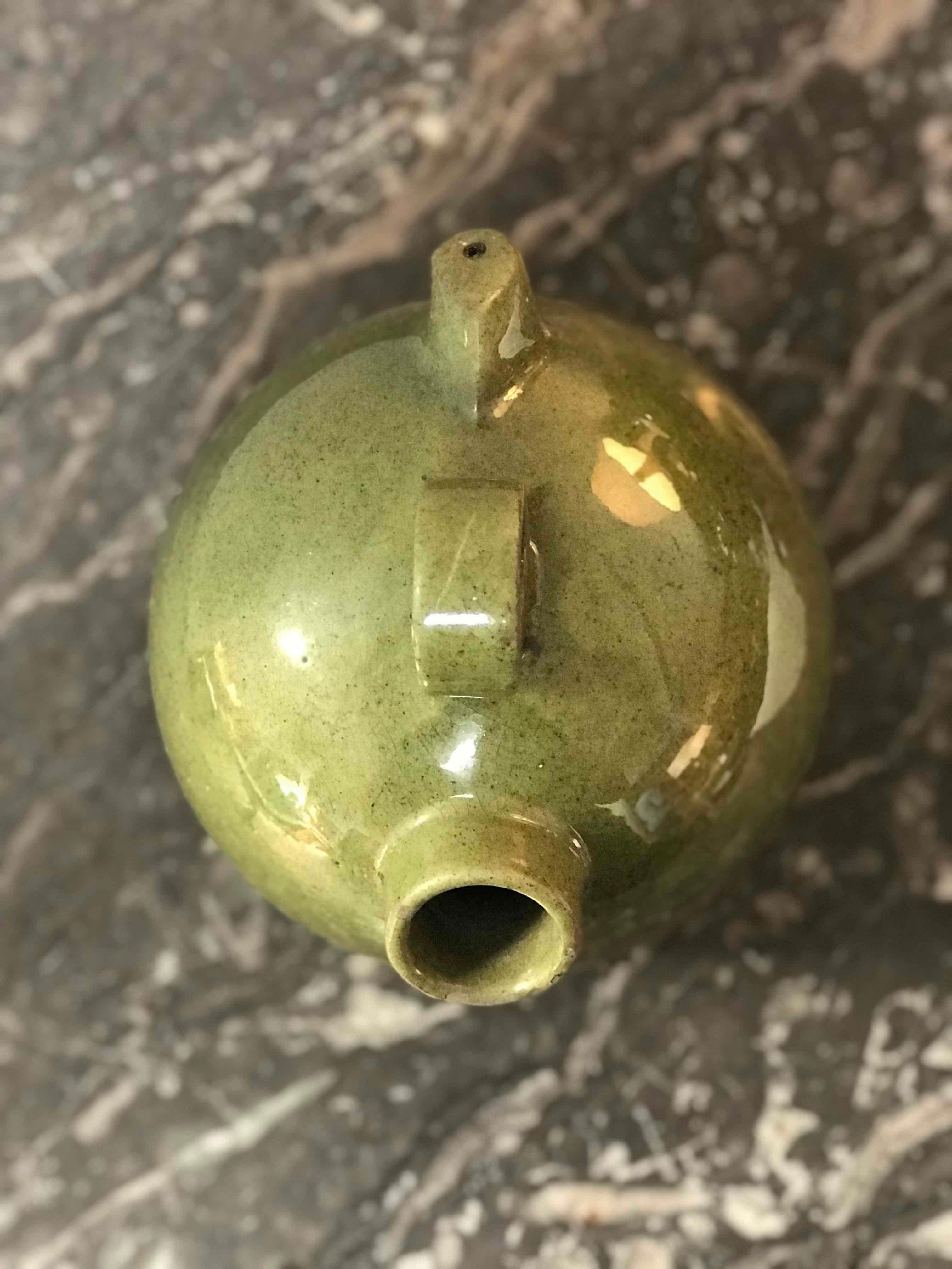 1950s Mid-Century English Green Glazed Vase or Pot In Good Condition In Los Angeles, CA
