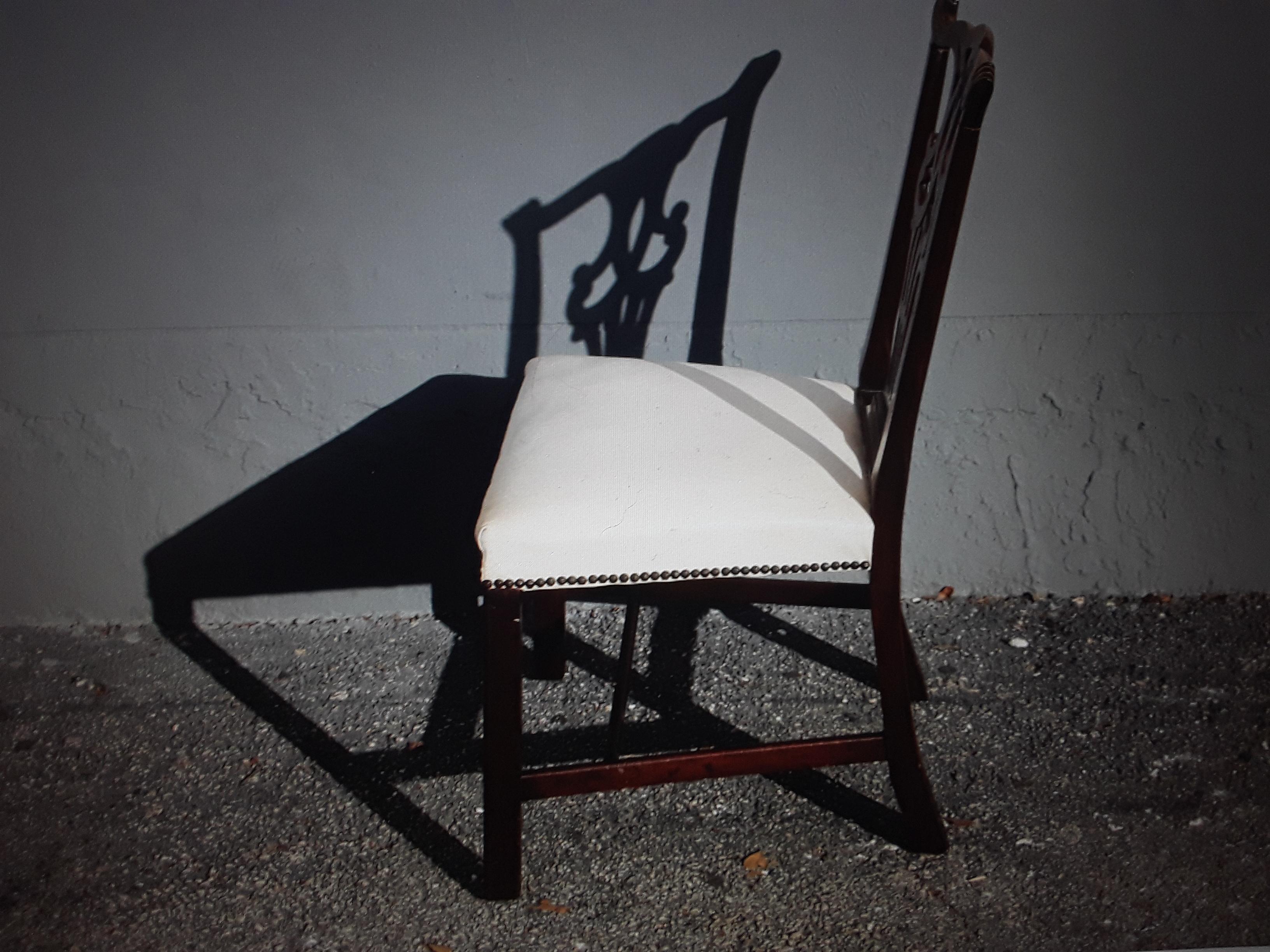1950's Mid Century Expertly Carved Chippendale style Accent/ Side Chair In Good Condition For Sale In Opa Locka, FL