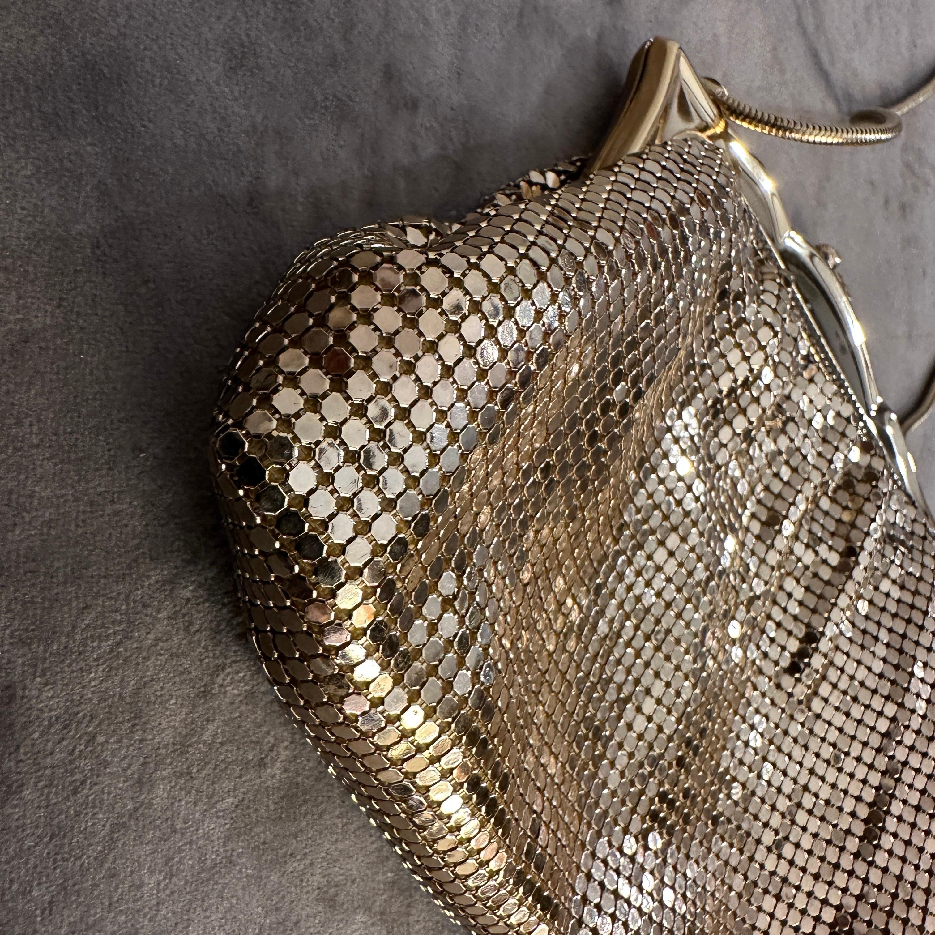 1950s Mid-Century Gold Metal Italian Evening Bag For Sale 5