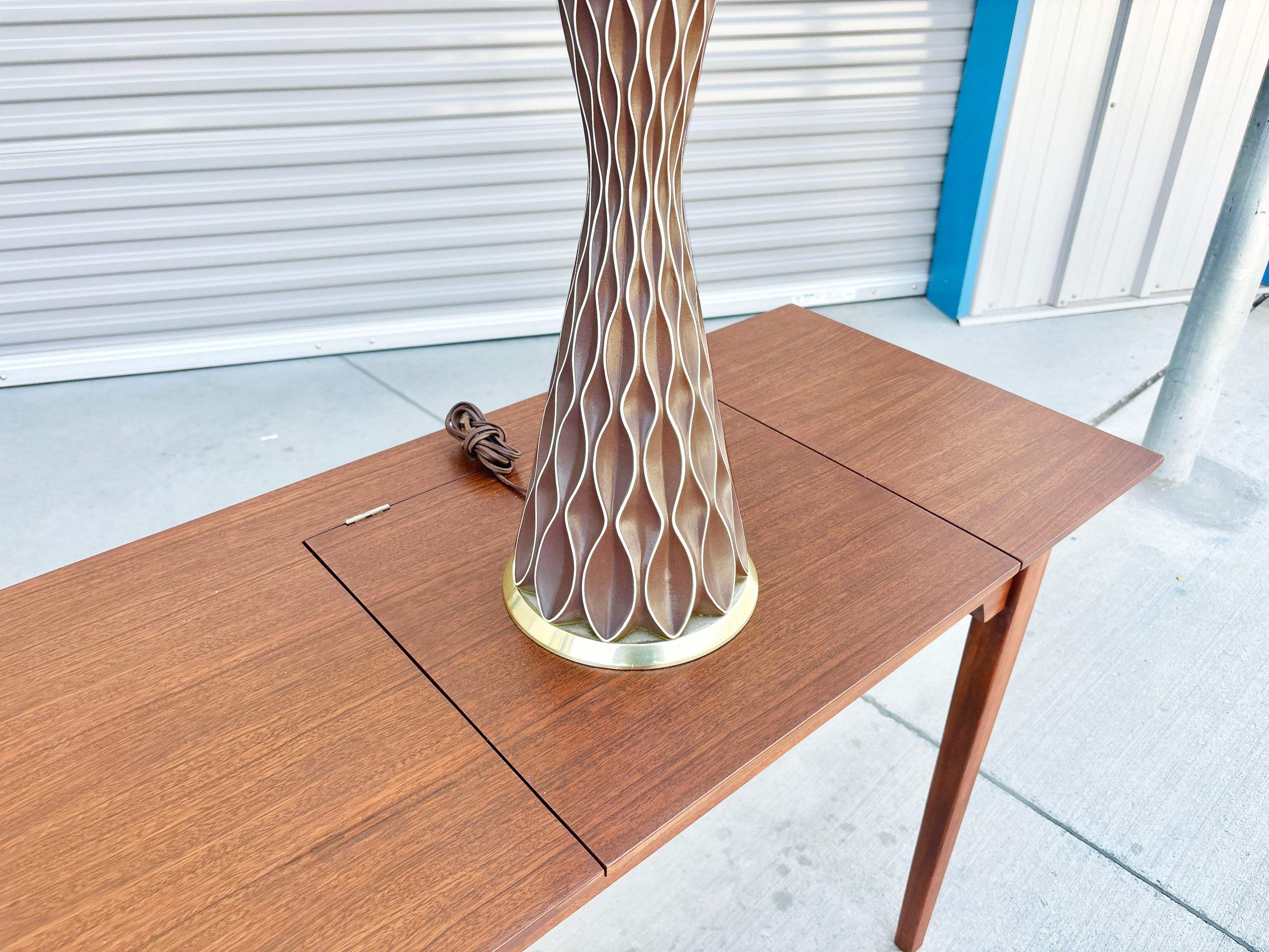 Lampada a nido d'ape del 1950 di Gerald Thurston per Lightolier in vendita 1