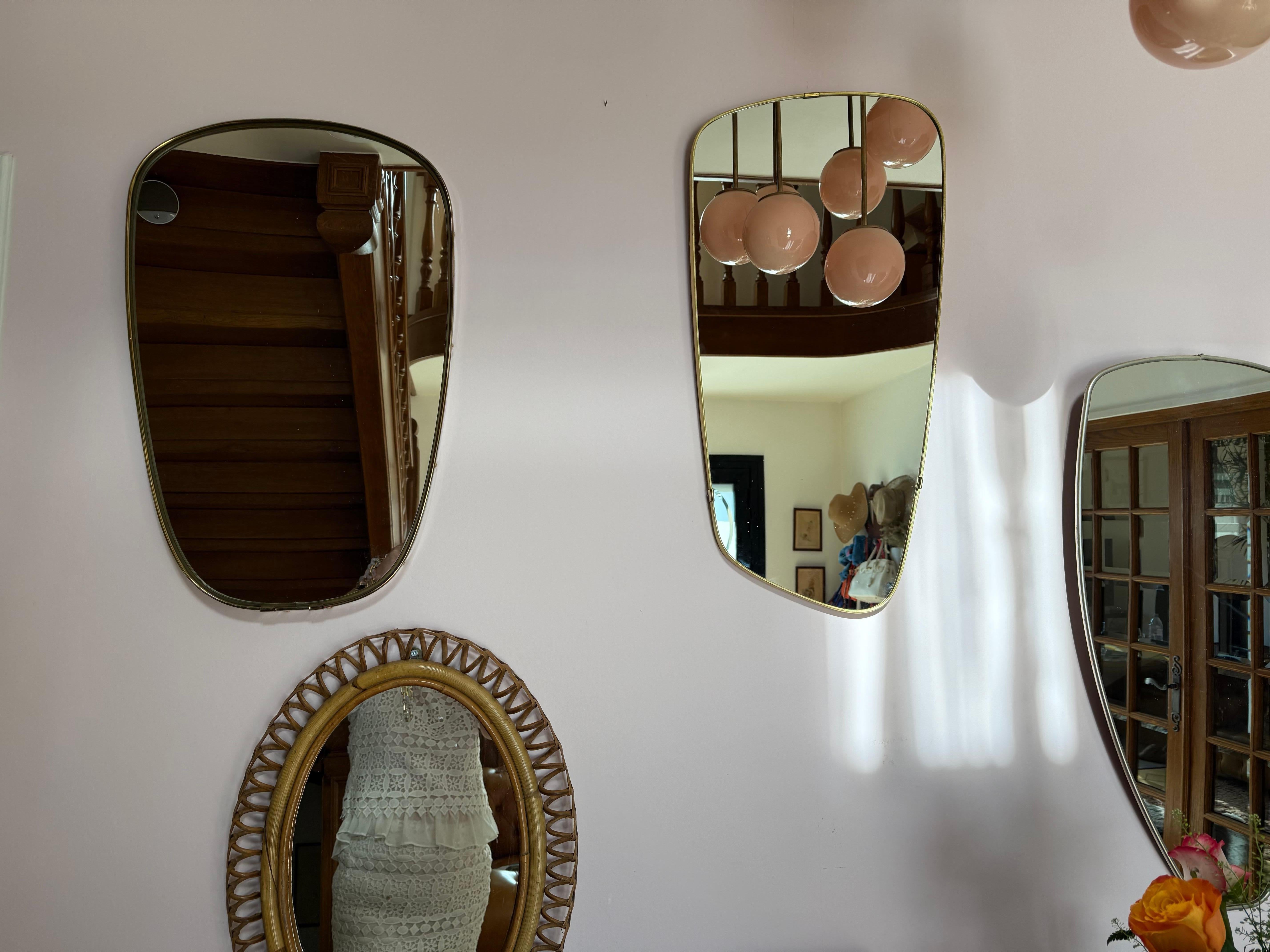 Specchio da parete asimmetrico in ottone del 1950 in stile Gio Ponti in vendita 11